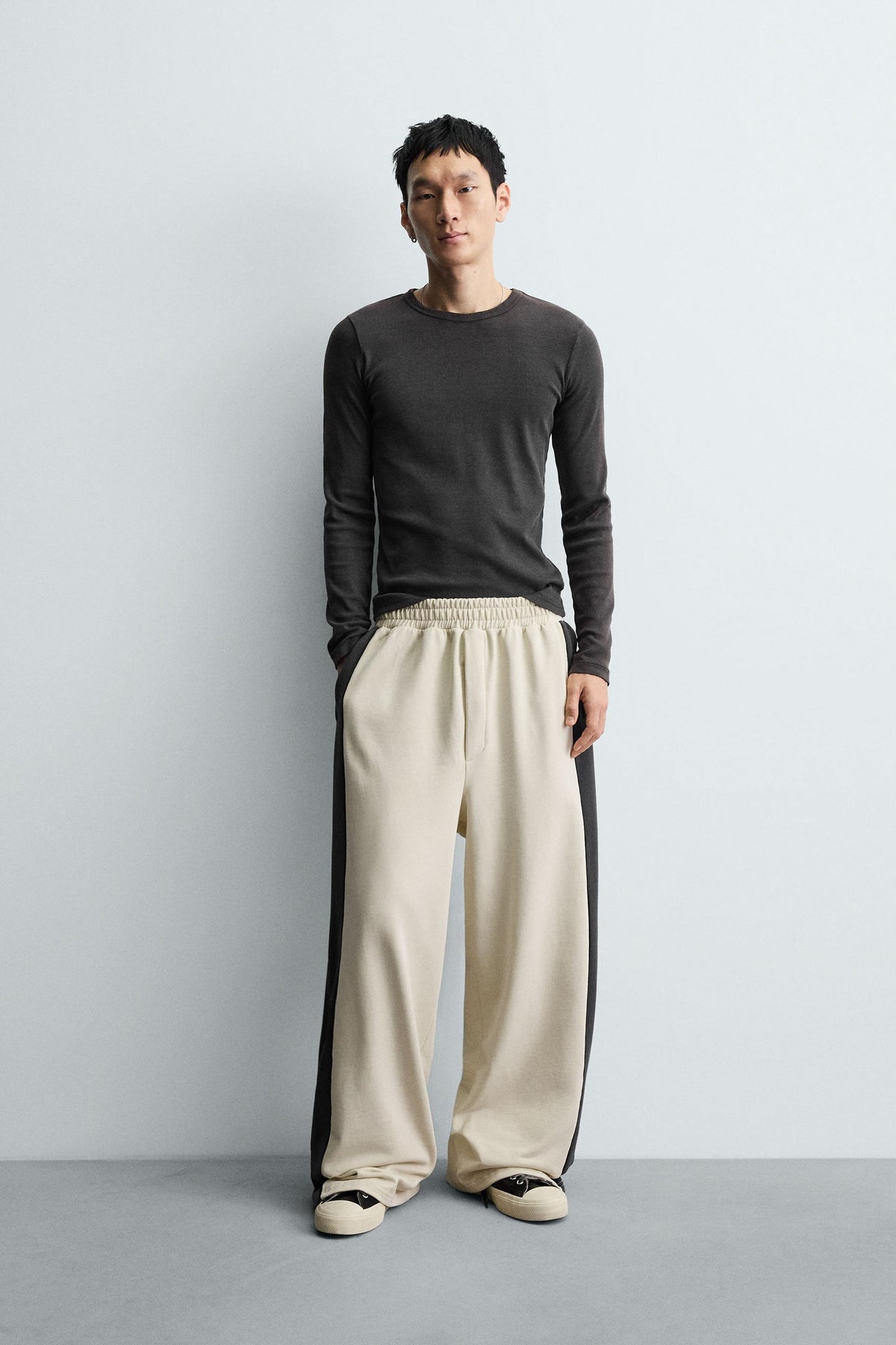 WIDE-LEG JOGGER TROUSERS WITH SIDE TAPING - Image 1