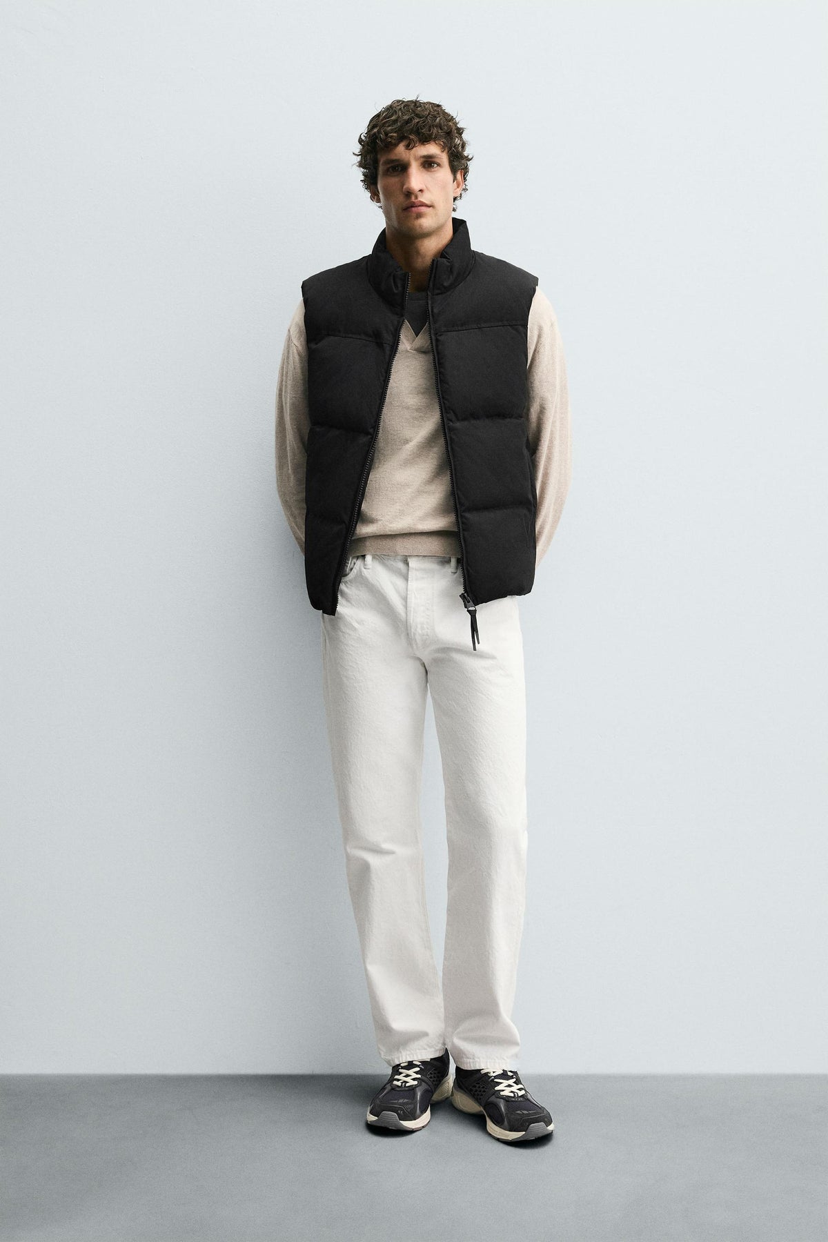 REGULAR FIT PADDED GILET - Image 1