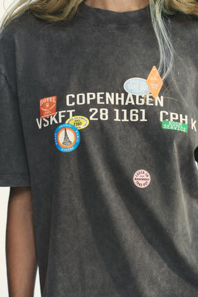 Gewaschenes T-Shirt mit Aufdruck