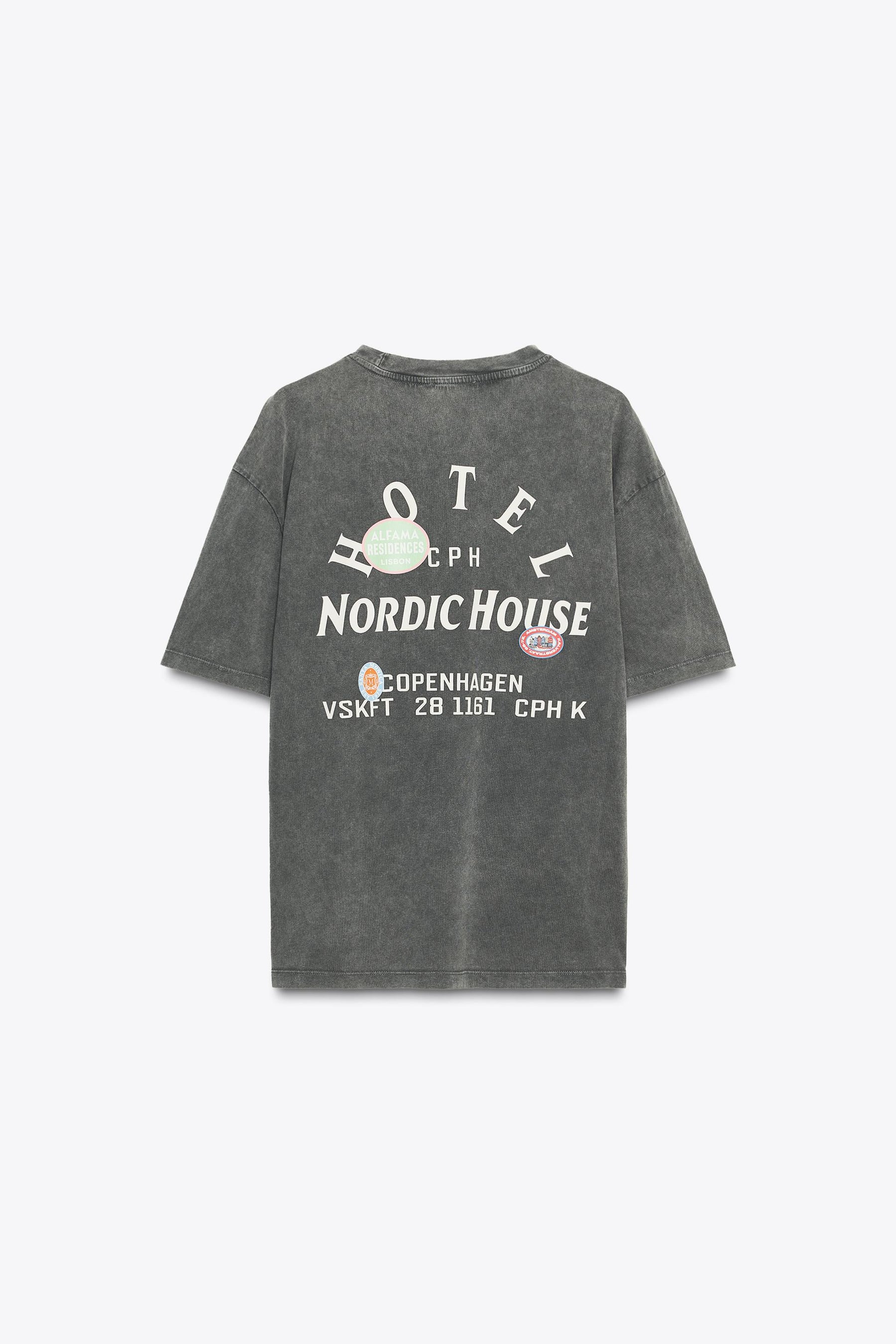 Gewaschenes T-Shirt mit Aufdruck