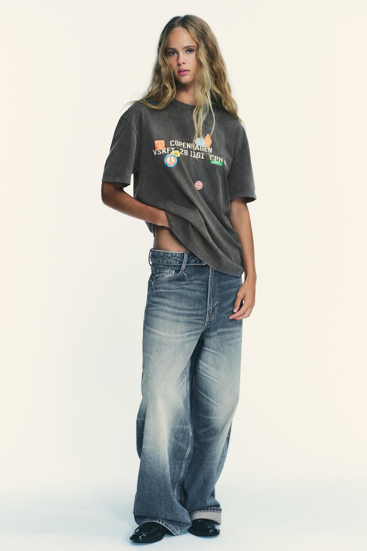 Gewaschenes T-Shirt mit Aufdruck