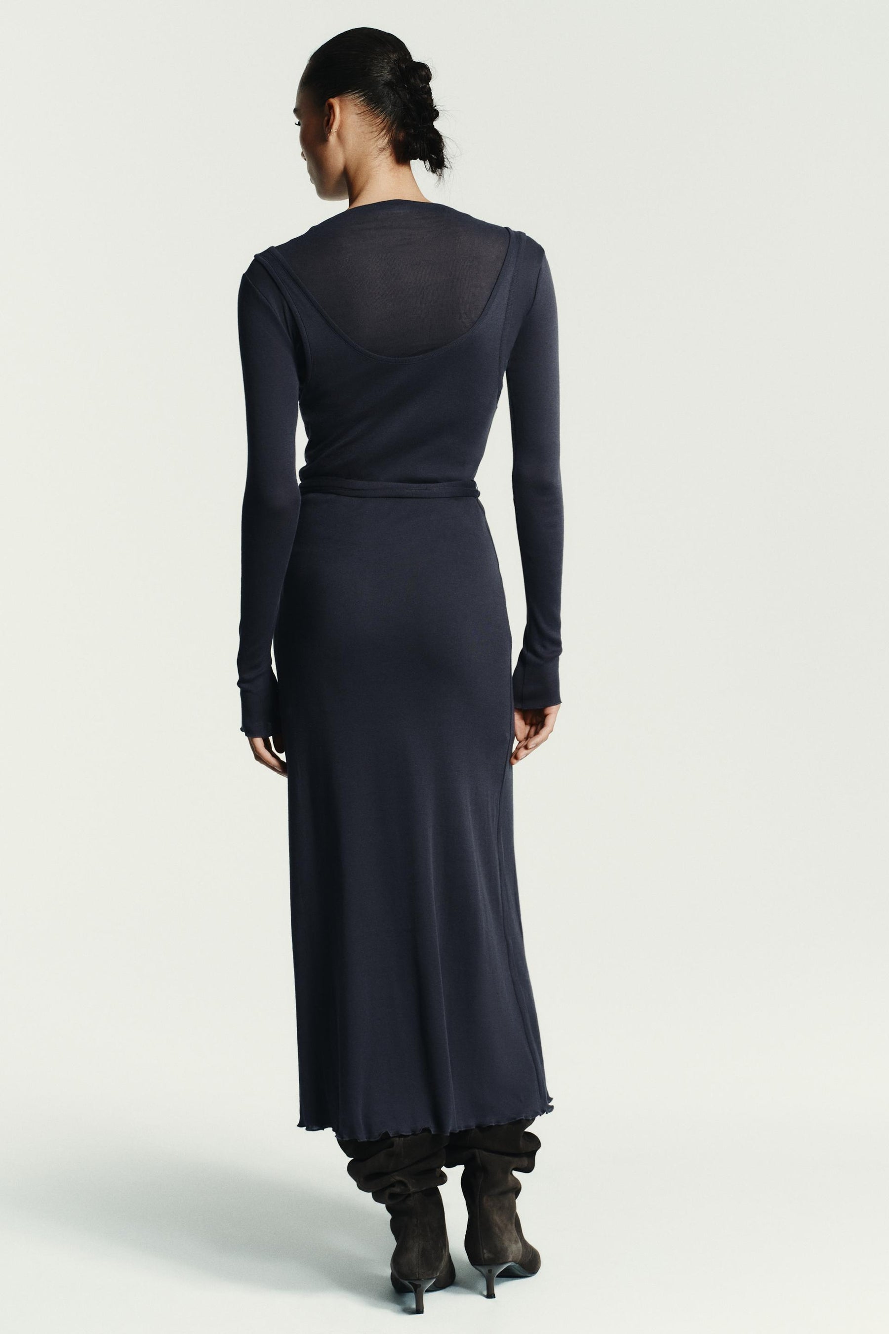 Kleid mit Bindegürtel