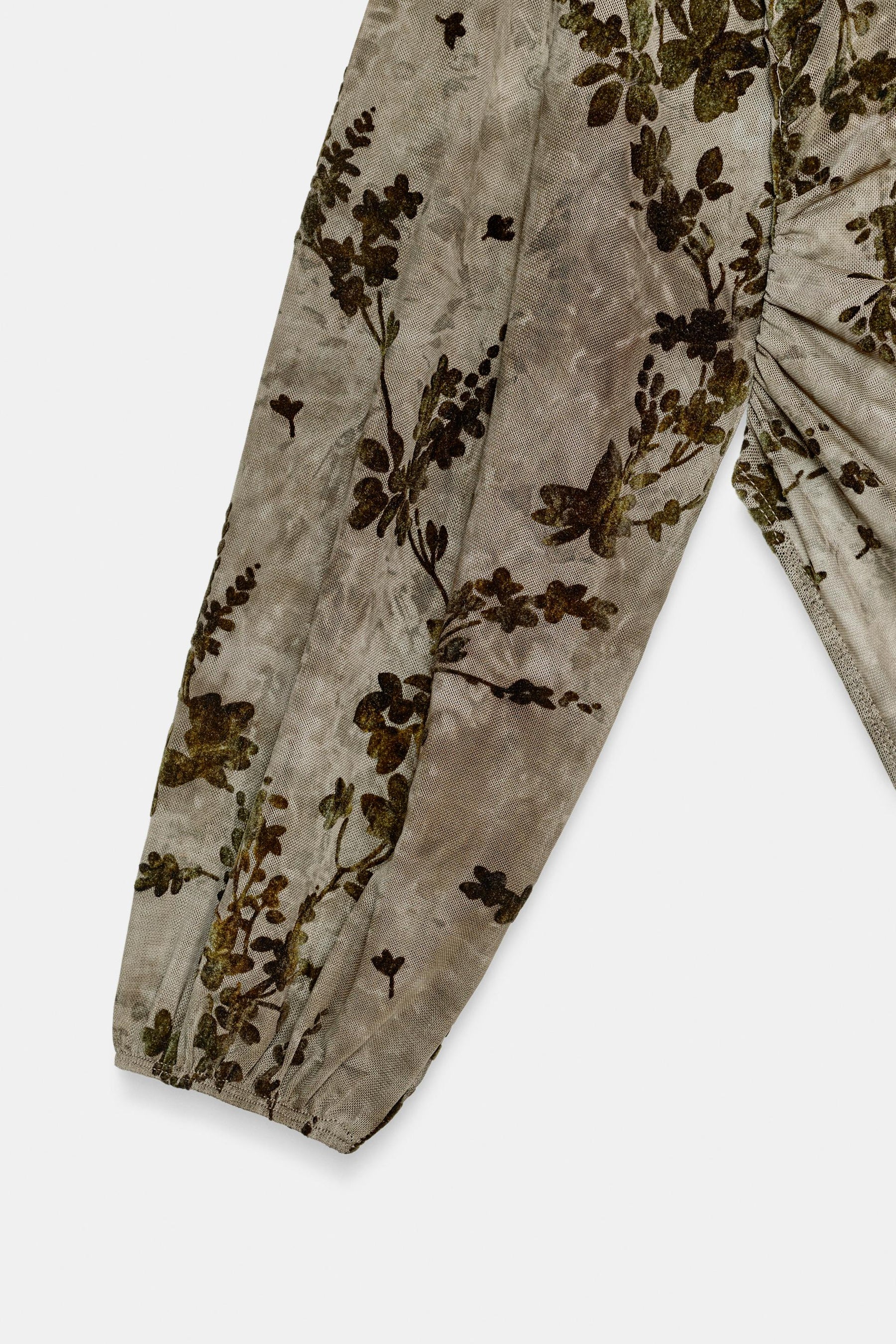 Body aus beflocktem Tüll