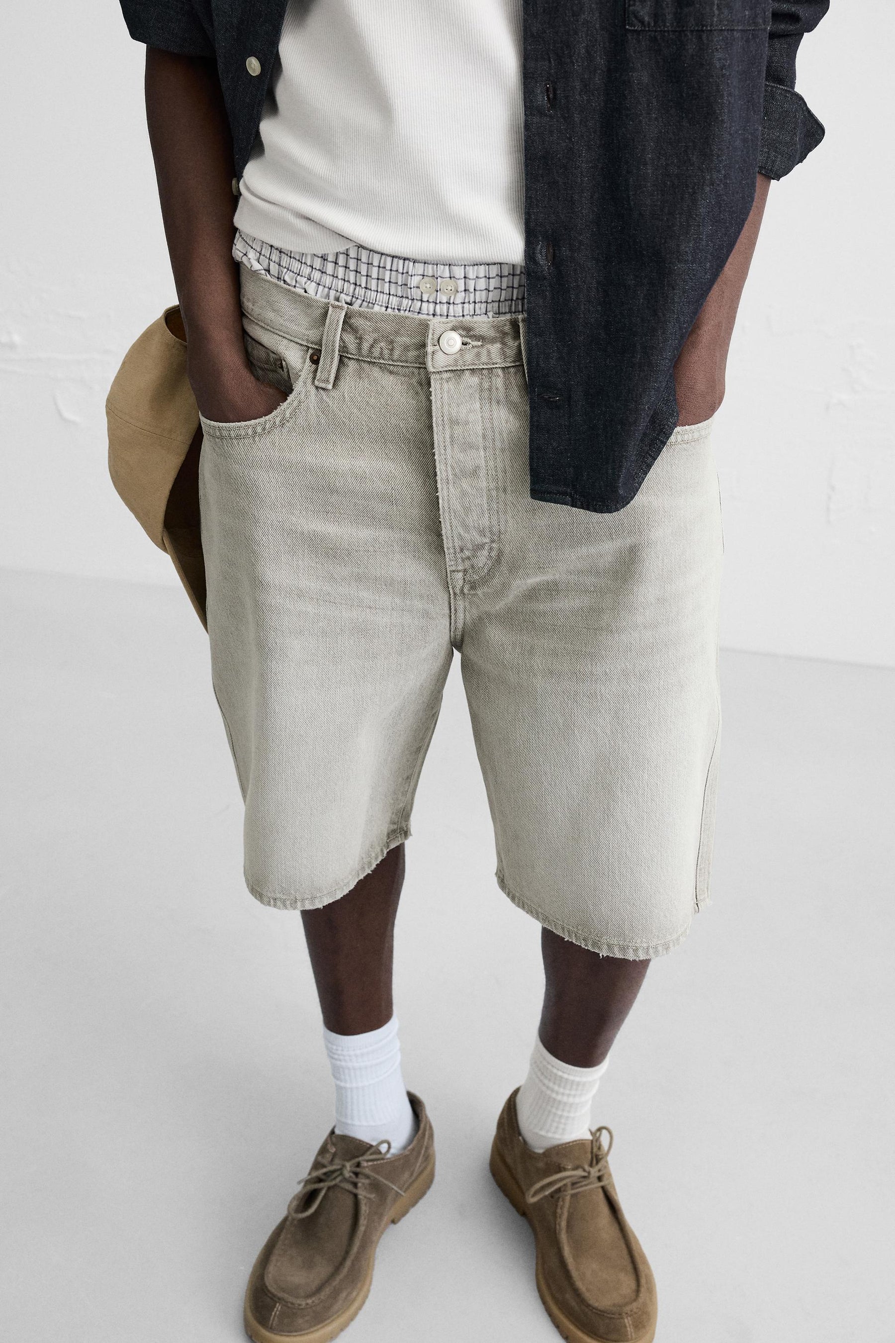 STRAIGHT-LEG DENIM BERMUDA SHORTS - Image 5