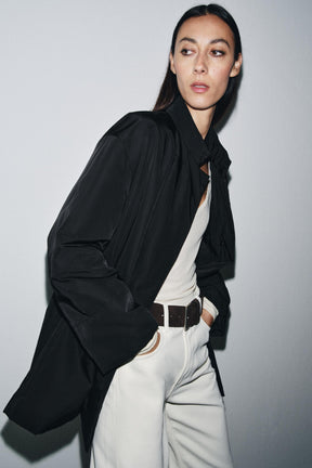 Übergroße Nylonjacke