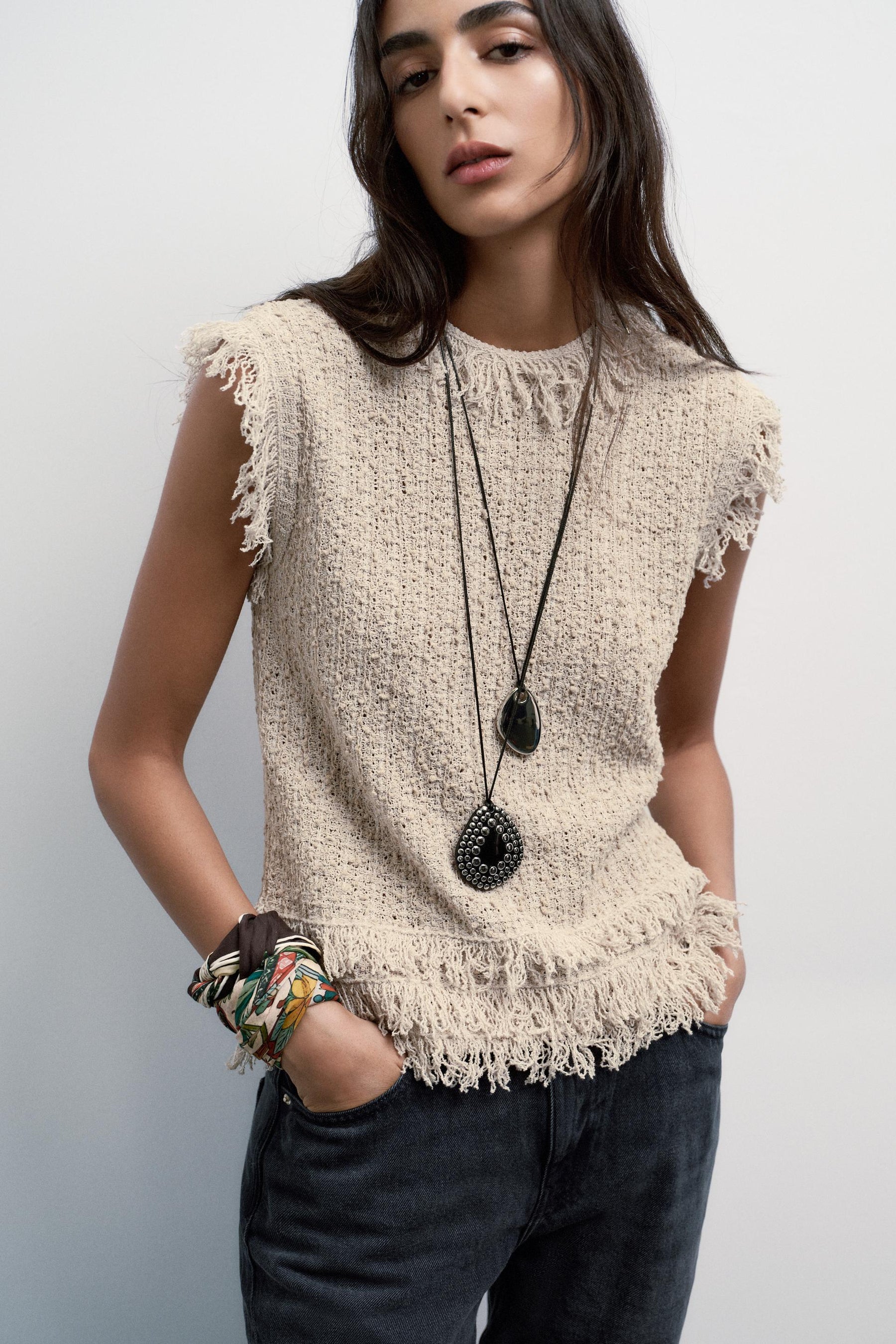 TEXTURED KNIT VEST WITH FRINGES - Image 4