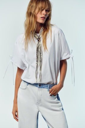 Baumwoll-T-Shirt mit Krawattenakzent