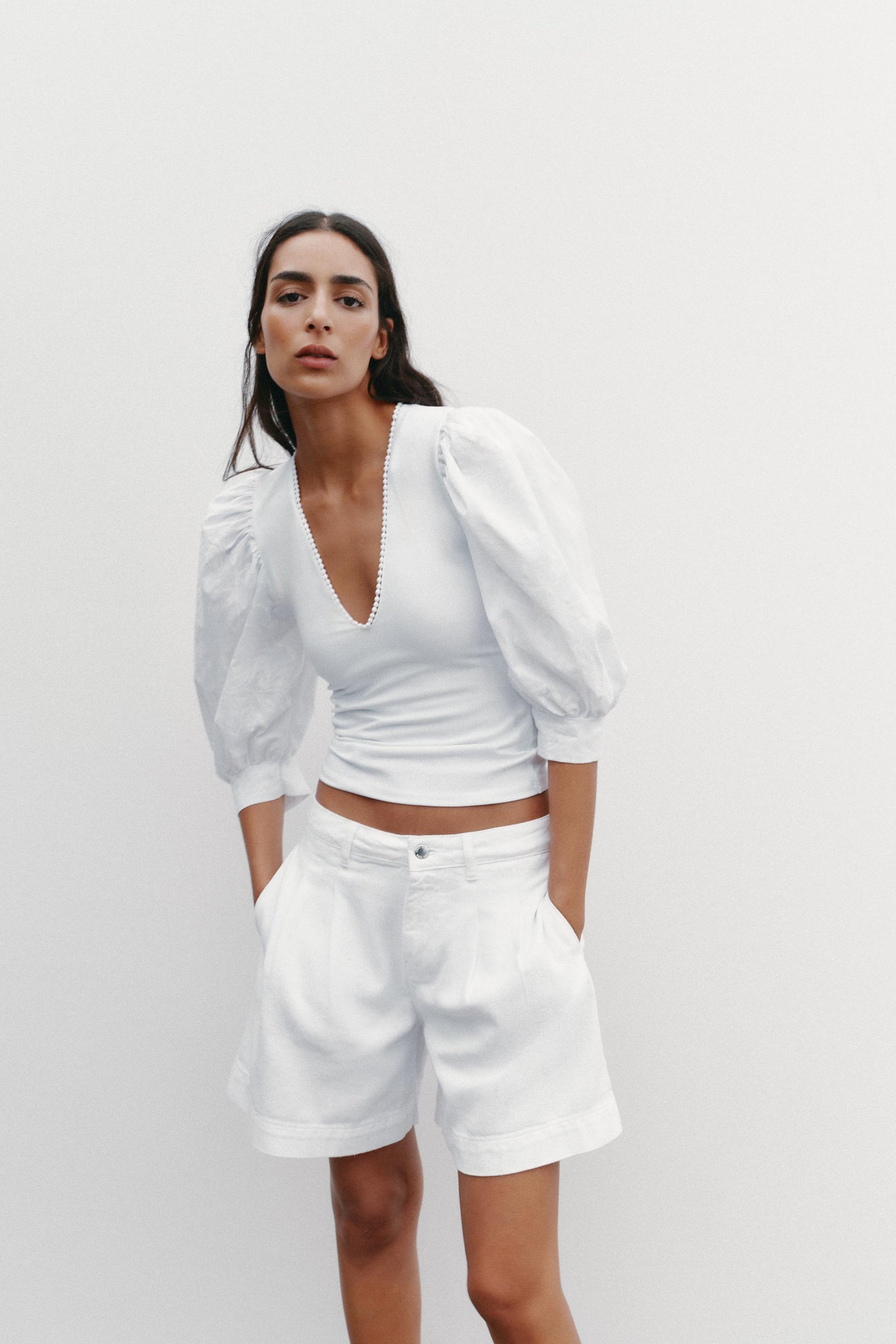 Bestickter Blumen-Puffärmel