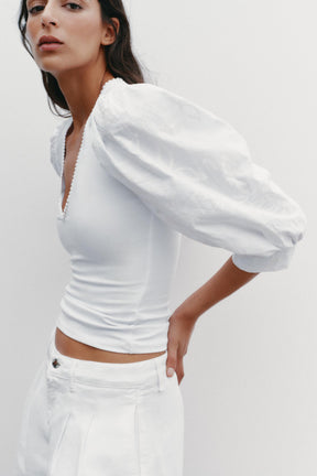 Bestickter Blumen-Puffärmel