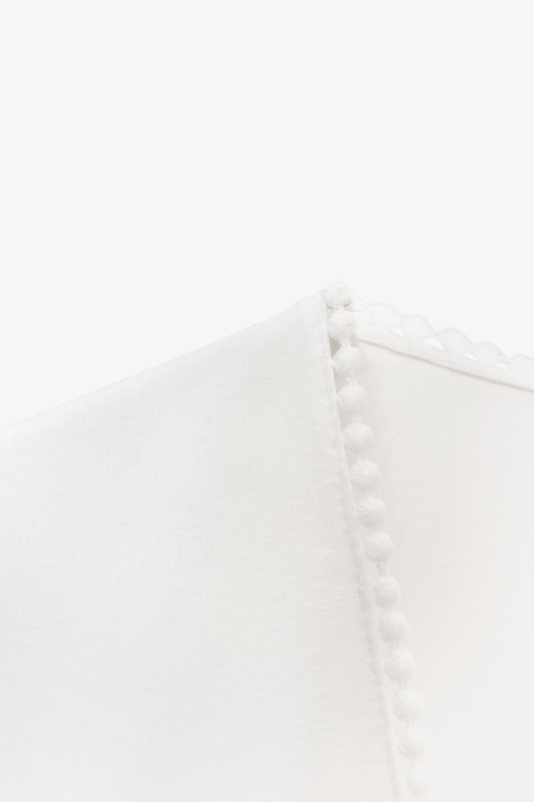 Bestickter Blumen-Puffärmel