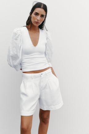 Bestickter Blumen-Puffärmel