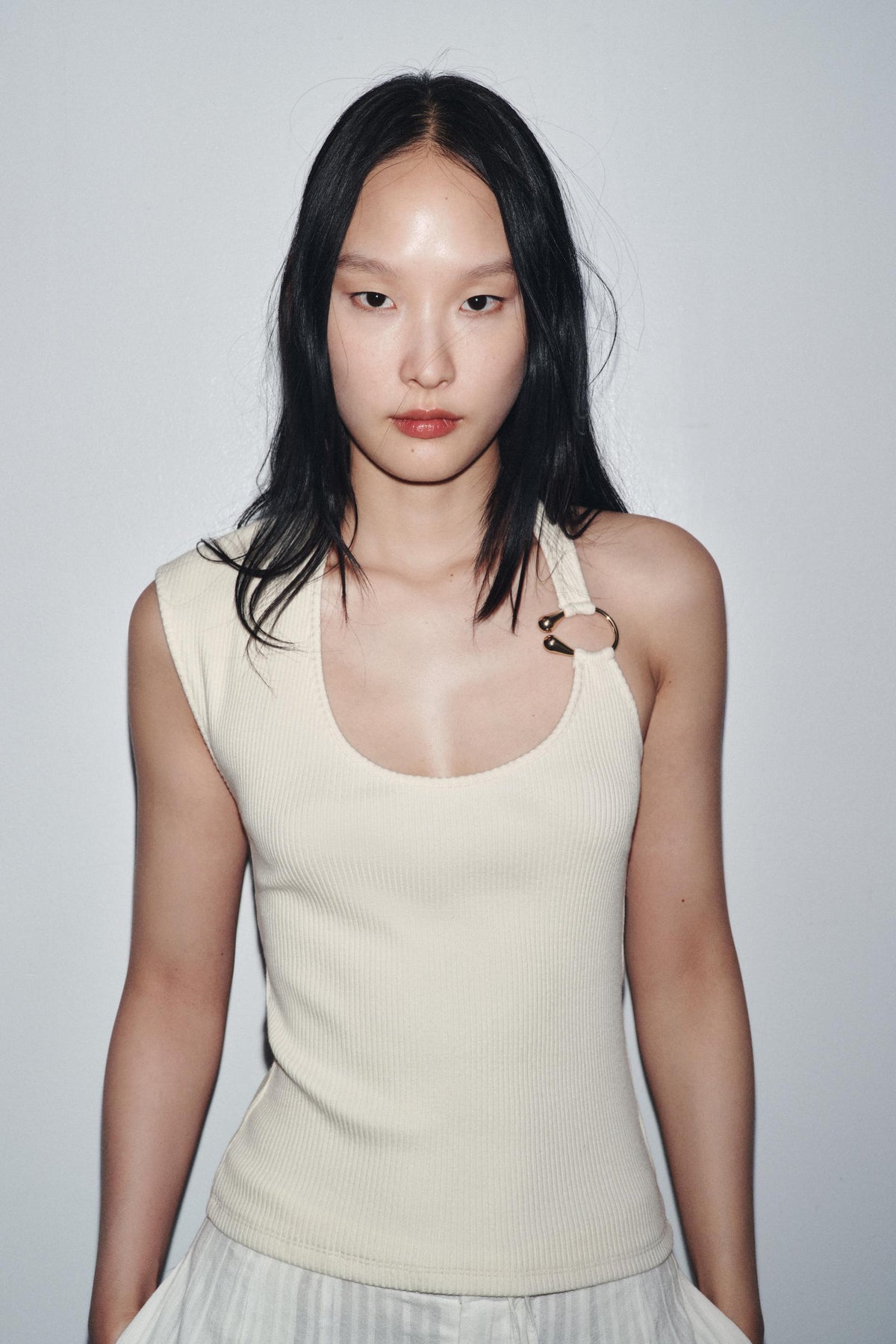 Gerippte Oberseite mit Metall