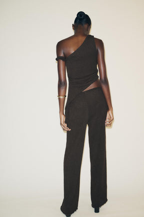 STRUKTURIERTE HOSE MIT WEITEM BEIN