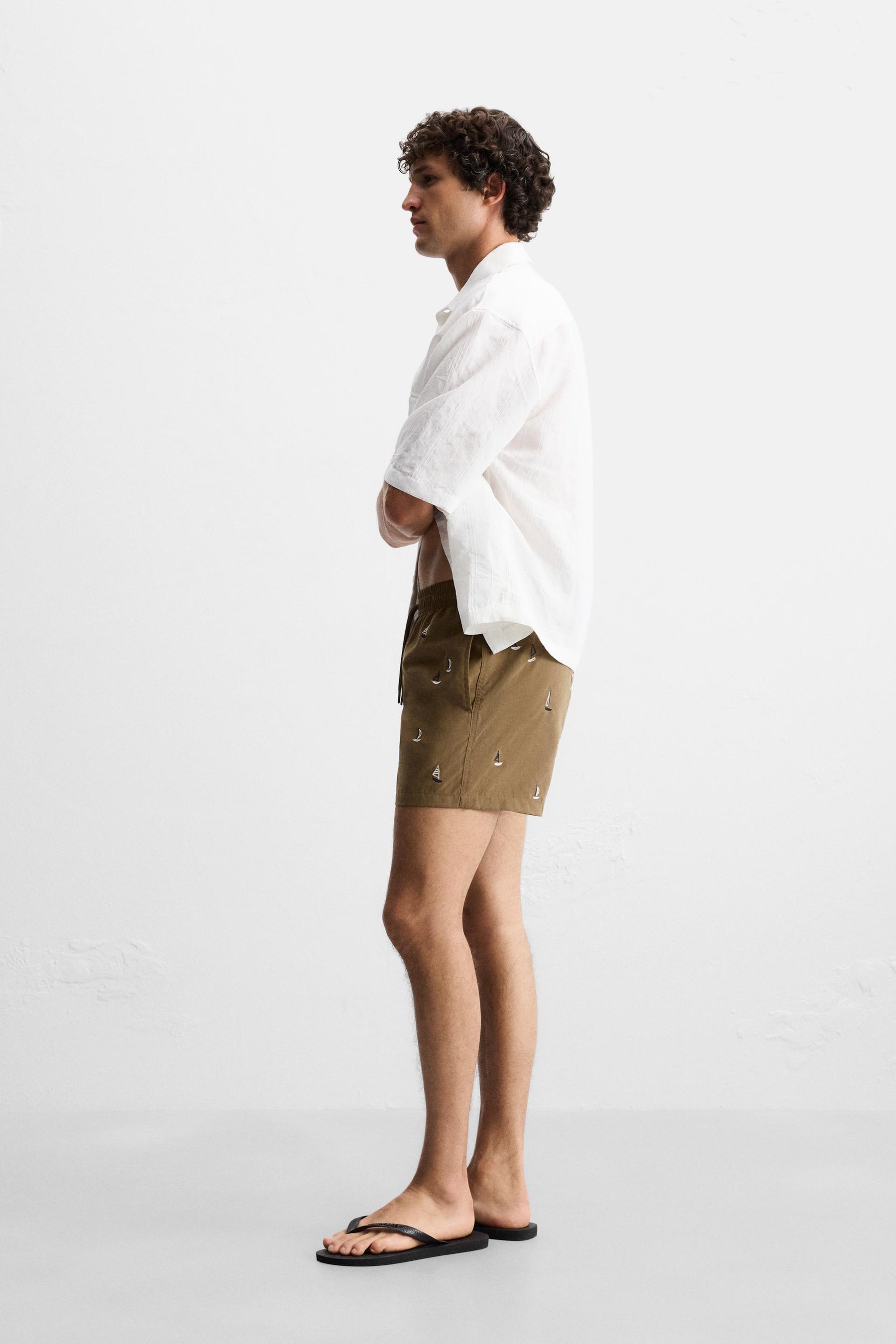 EMBROIDERED MID-LENGTH SWIMMING TRUNKS - Image 5