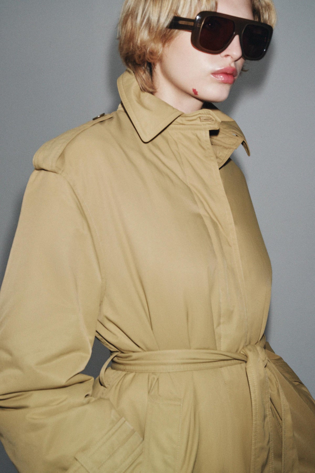 ZW COLLECTION PADDED TRENCH COAT WITH BELT - Image 2