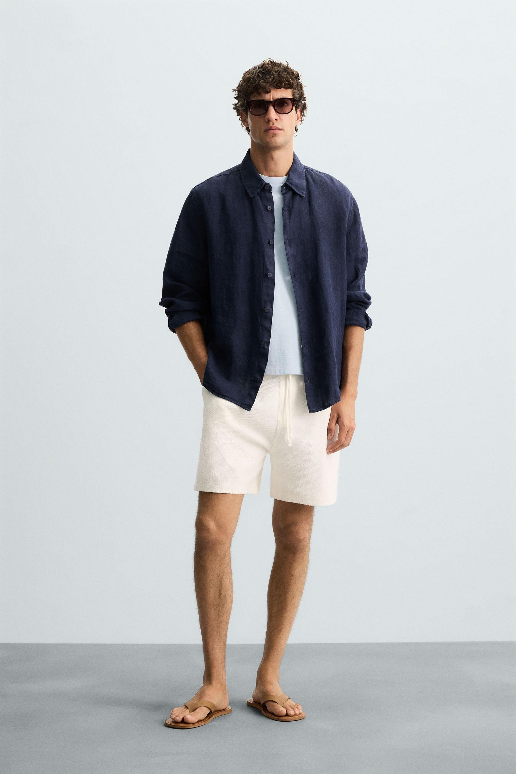TEXTURE JOGGER BERMUDA SHORTS - Image 1