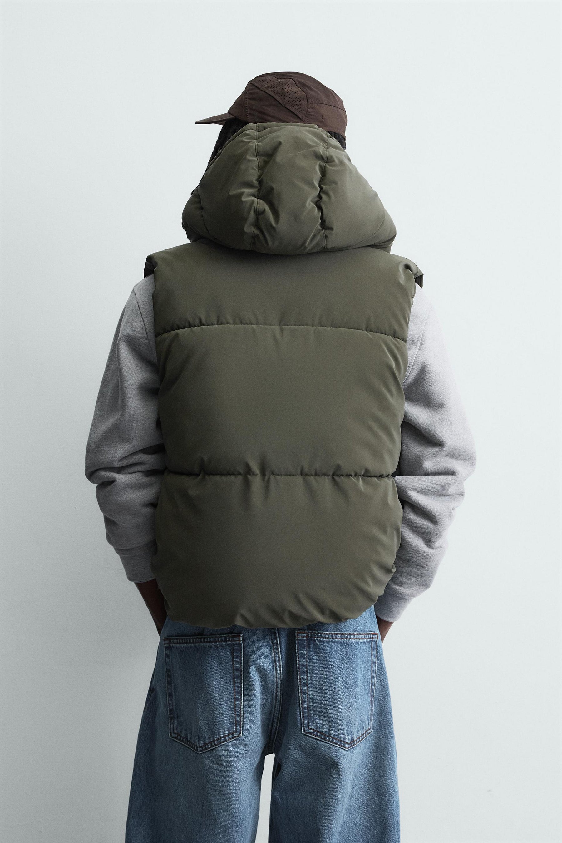 RUBBERISED PUFFER GILET - Image 3