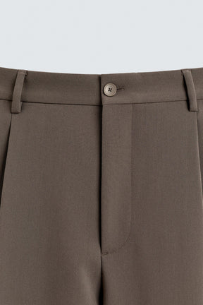 Pleated Relaxed Trousers