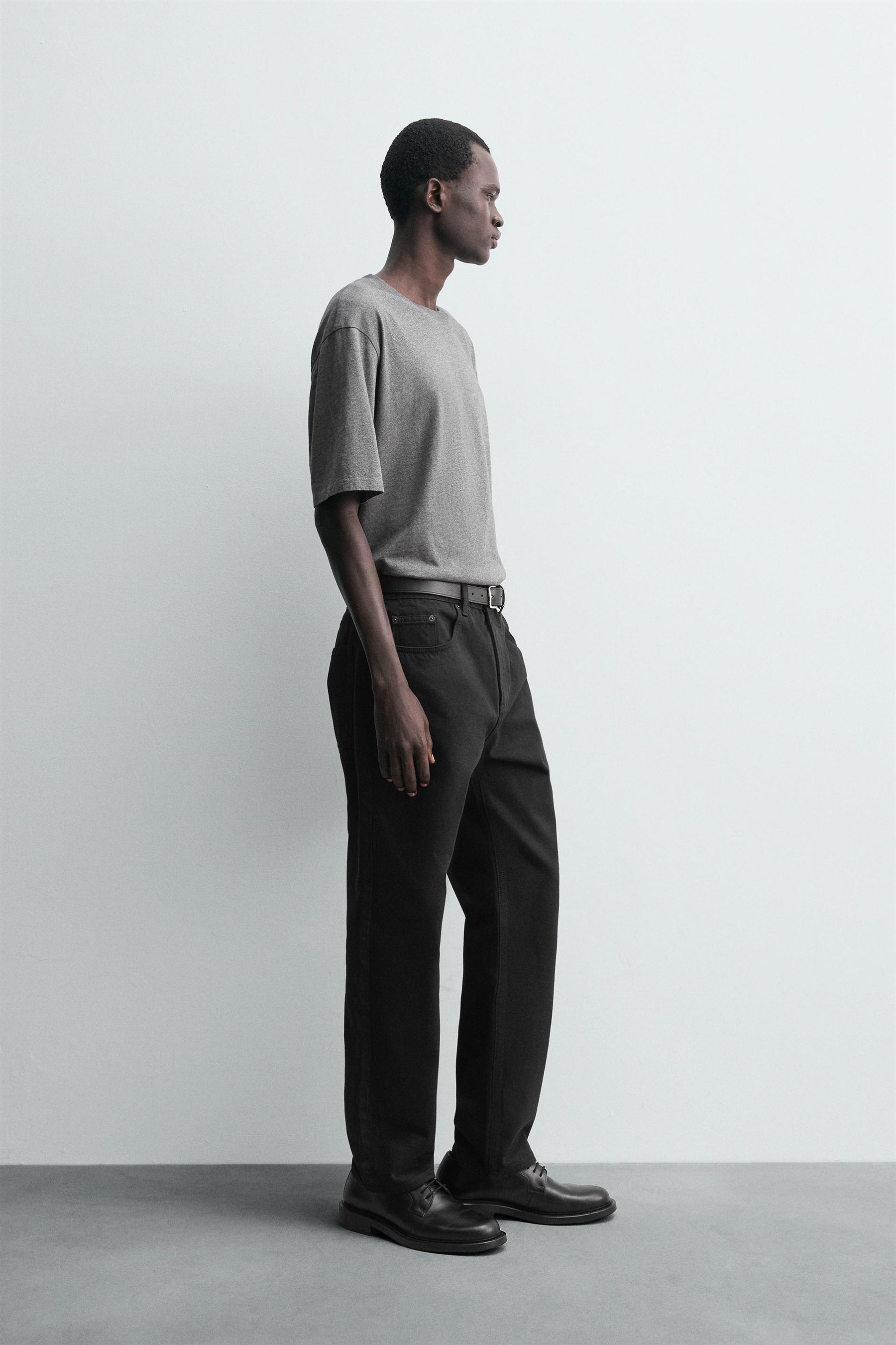 HEAVYWEIGHT SHORT SLEEVE T-SHIRT - Image 4