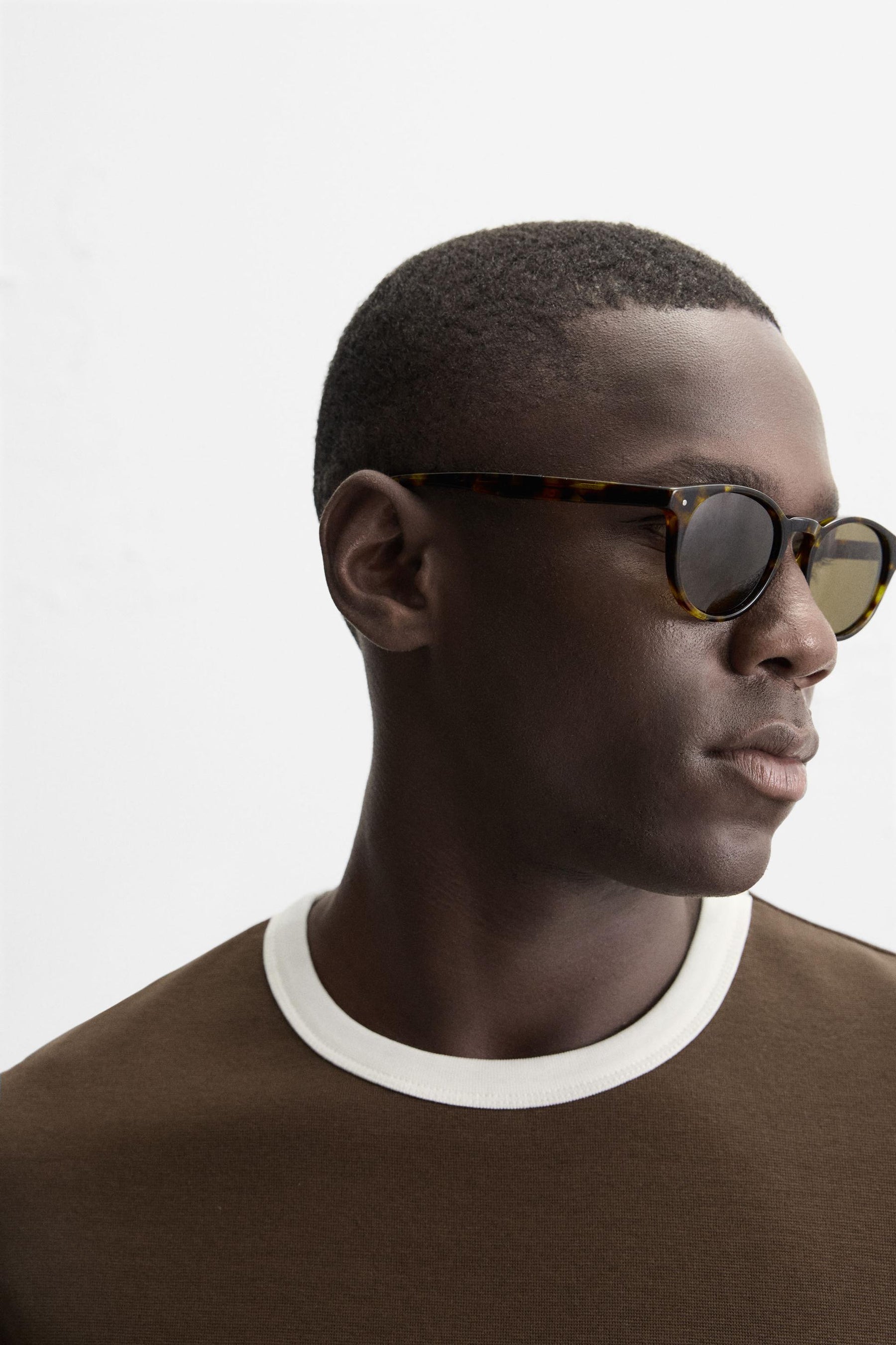 BASIC CONTRAST RIB T-SHIRT - Image 6