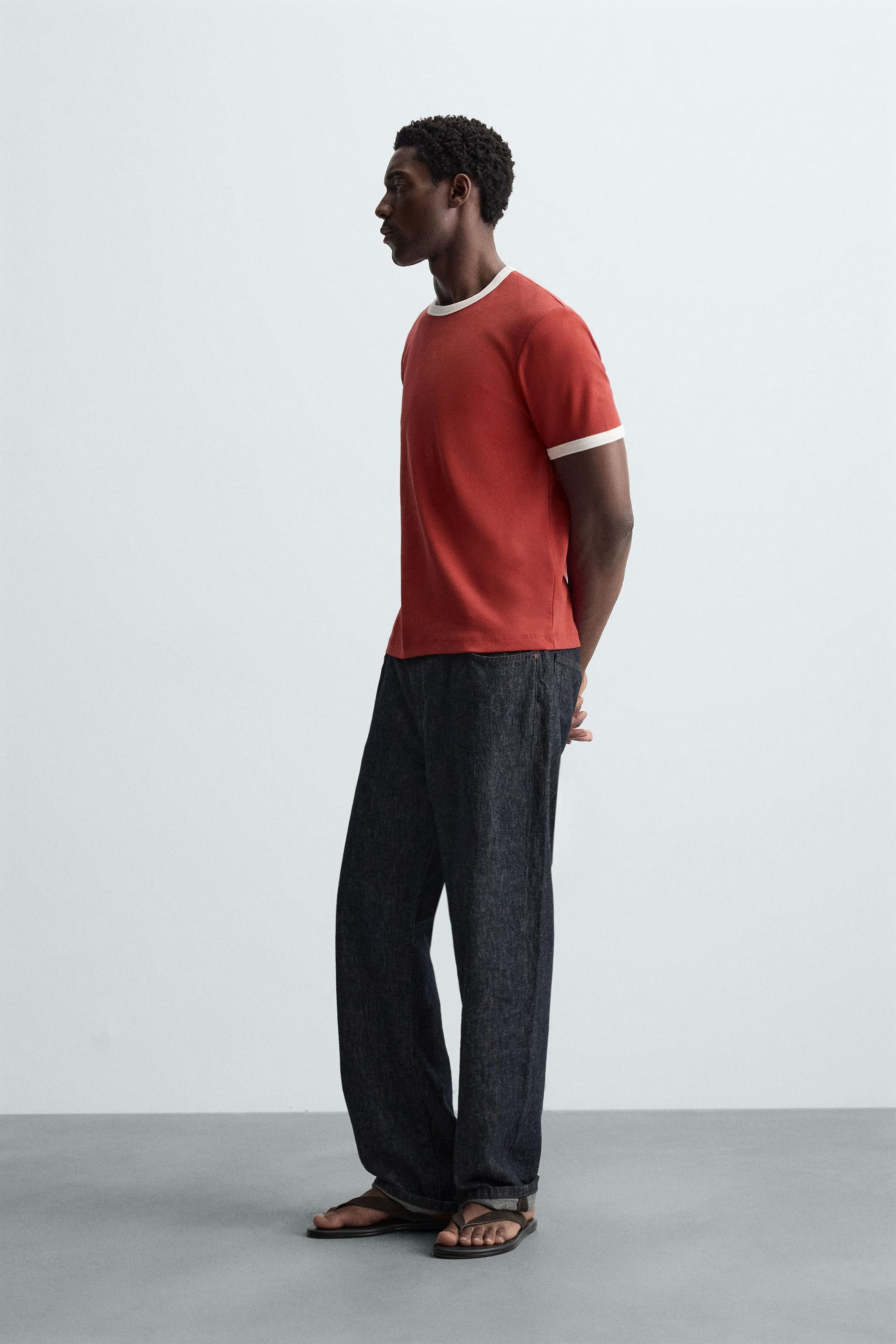 BASIC CONTRAST RIB T-SHIRT - Image 4