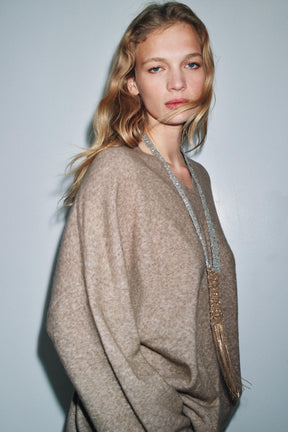 ÜBERGRÖSSERTER WOLLPULLOVER