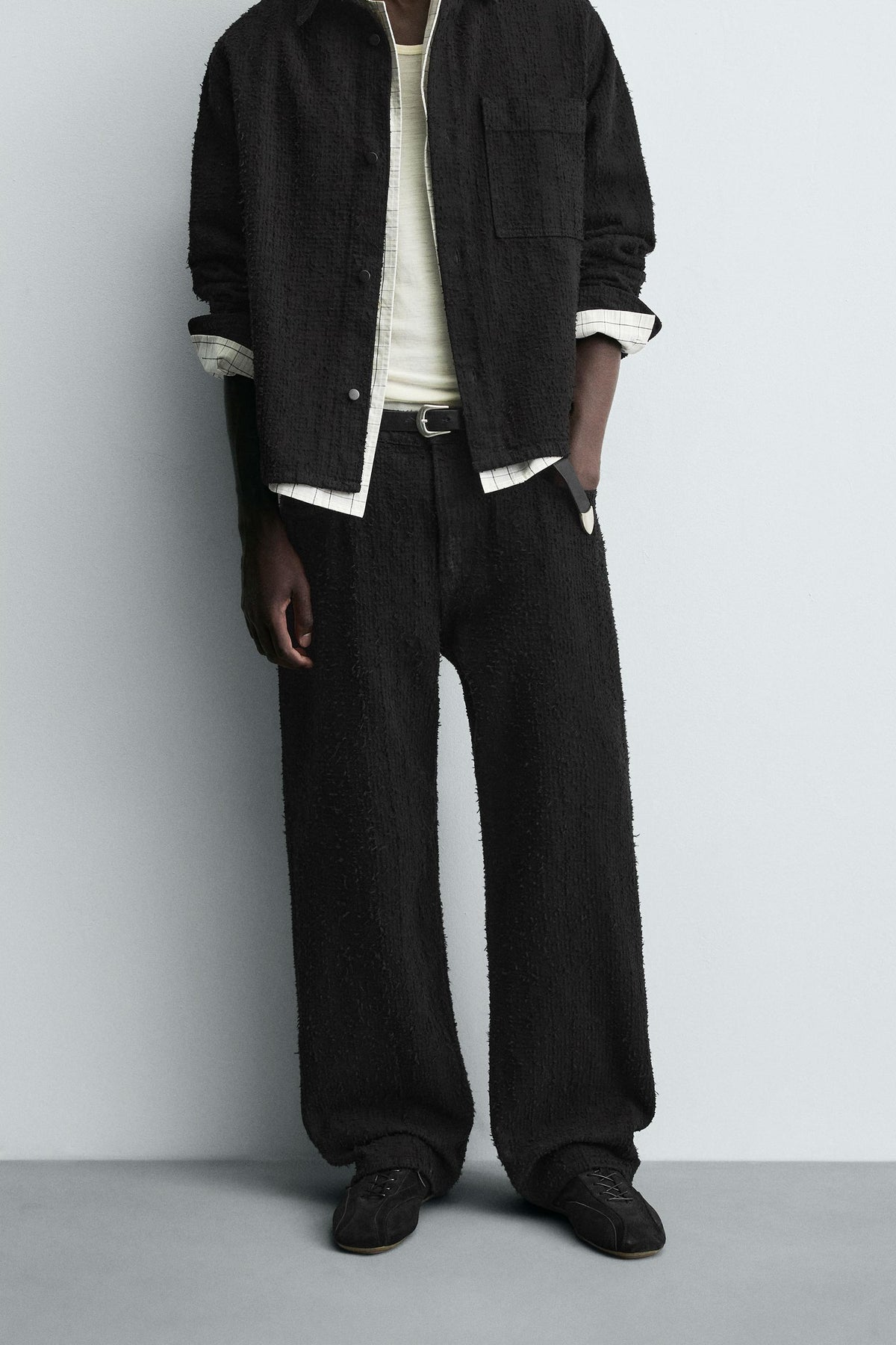 RELAXED FIT JEANS TEXTURE - Image 2