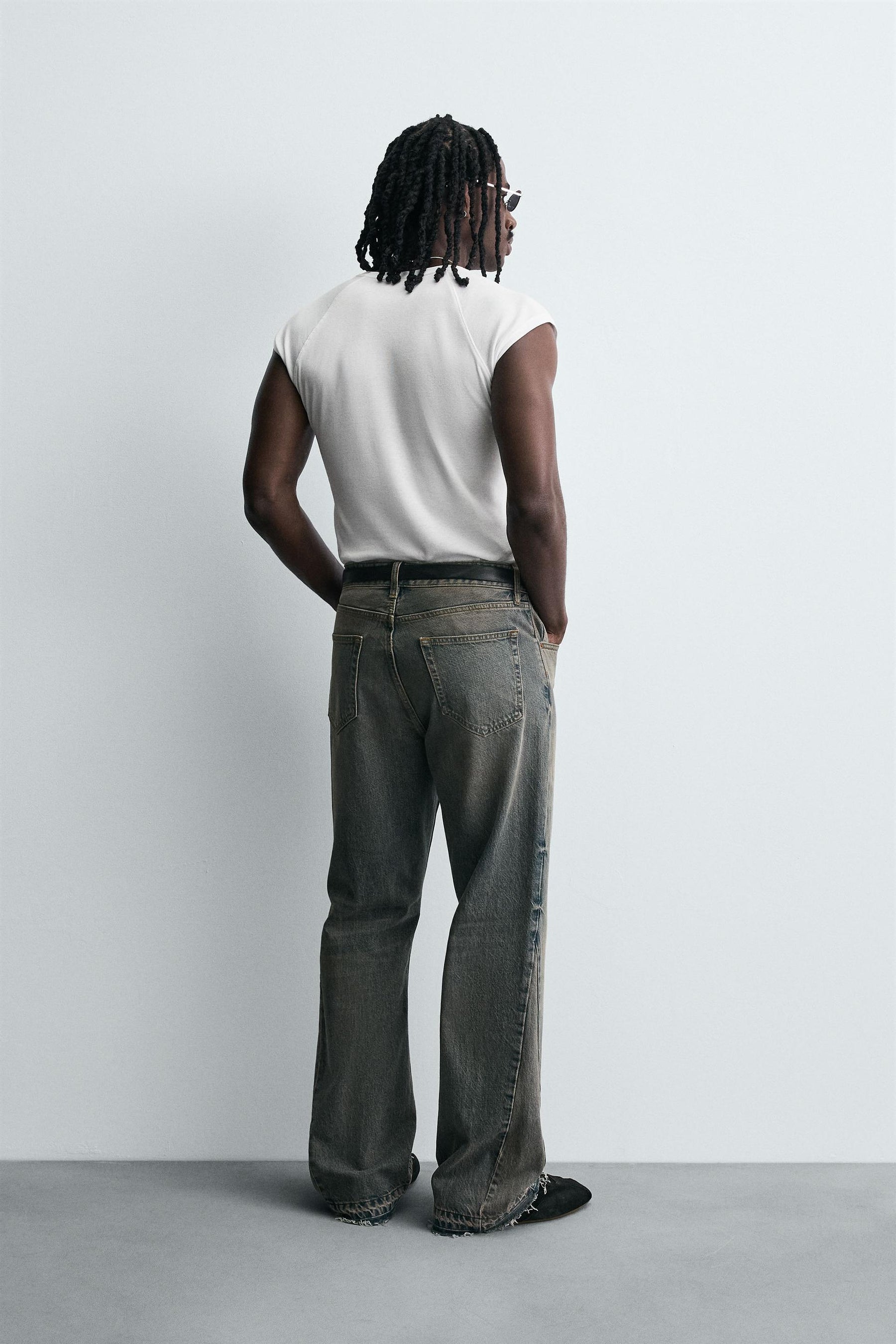 FLARE FIT JEANS - Image 3