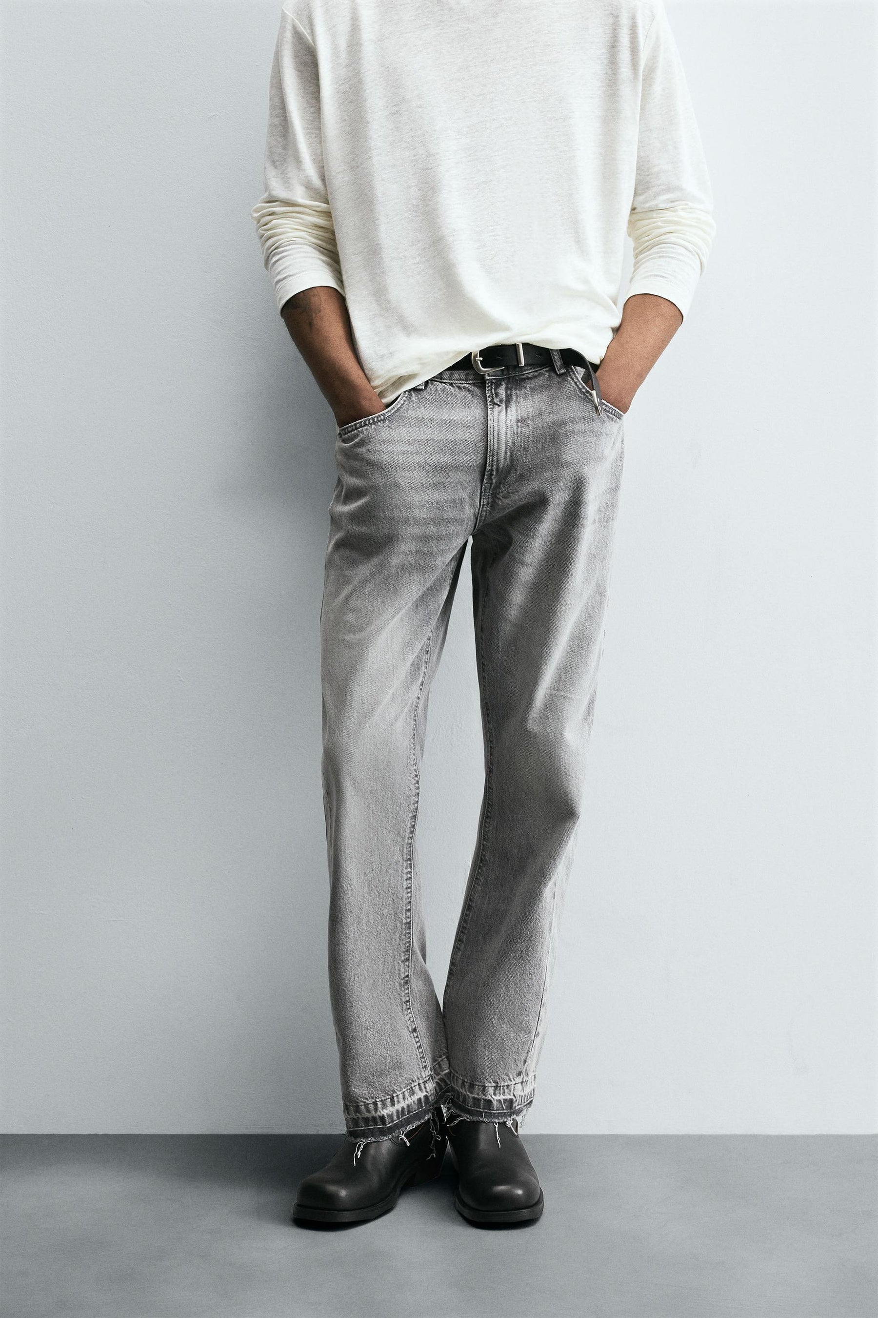 FLARE FIT JEANS - Image 2