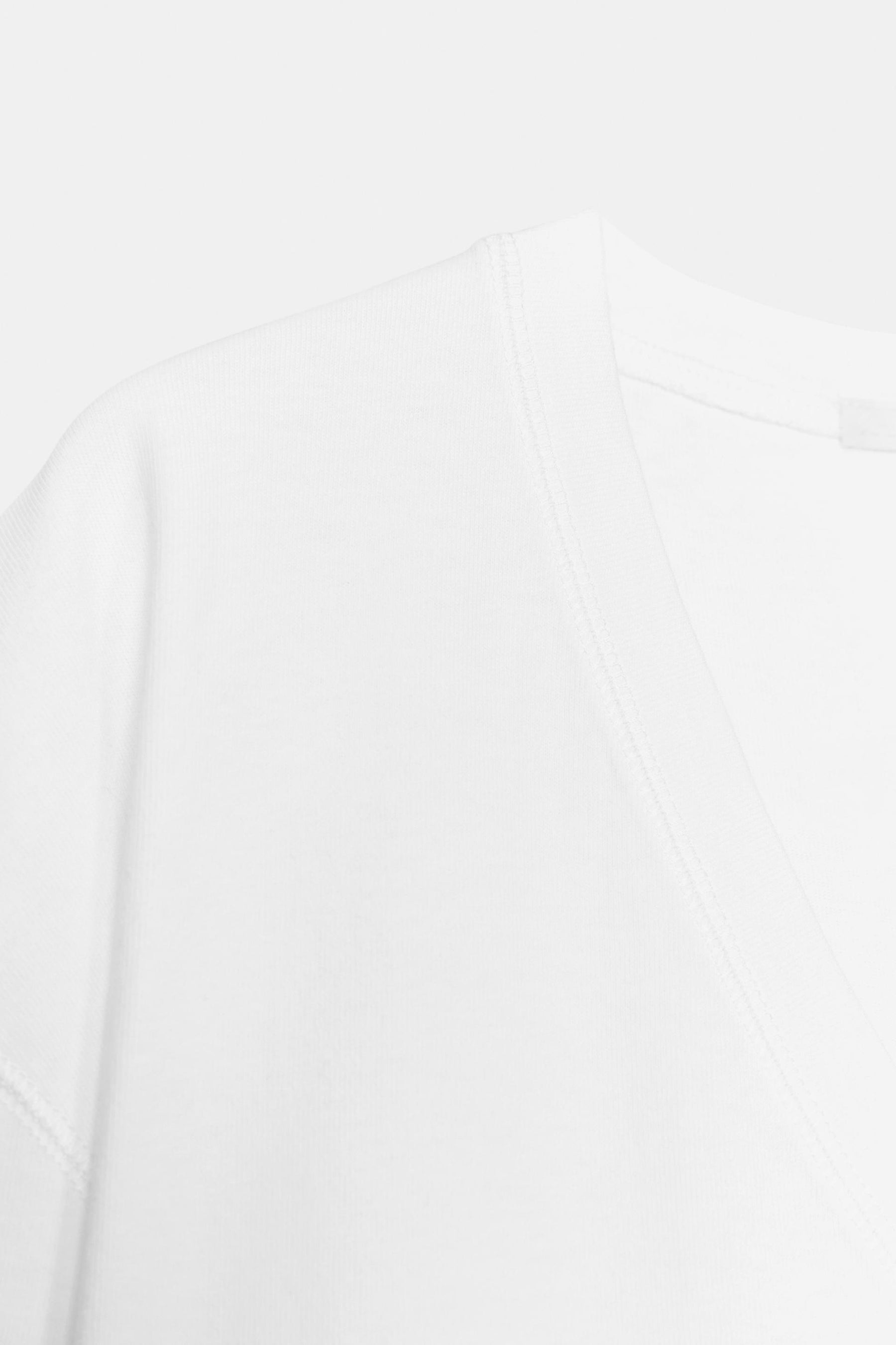 V-Ausschnitt-T-Shirt