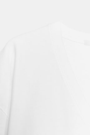 V-Ausschnitt-T-Shirt