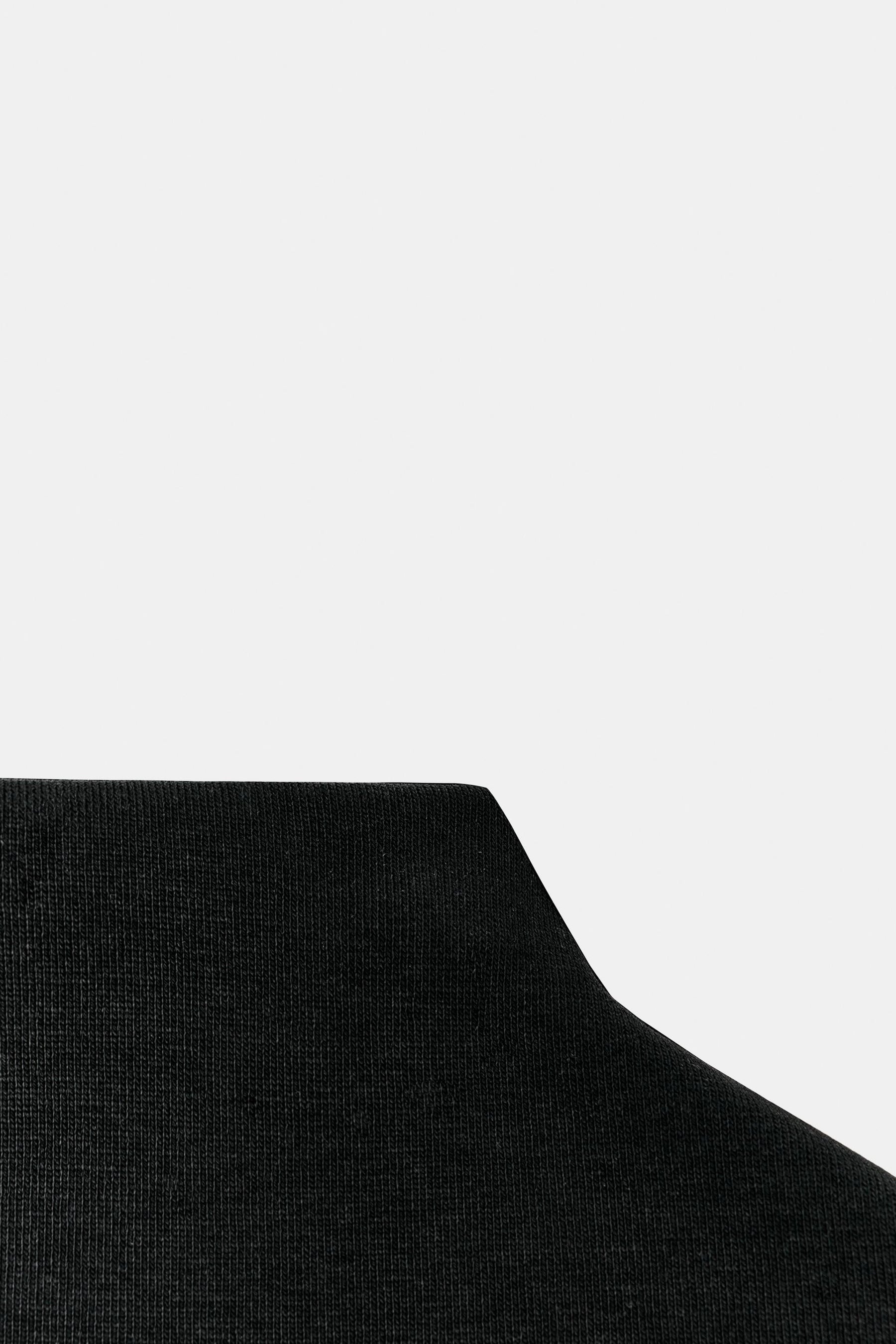 Oberteil mit hohem Kragen