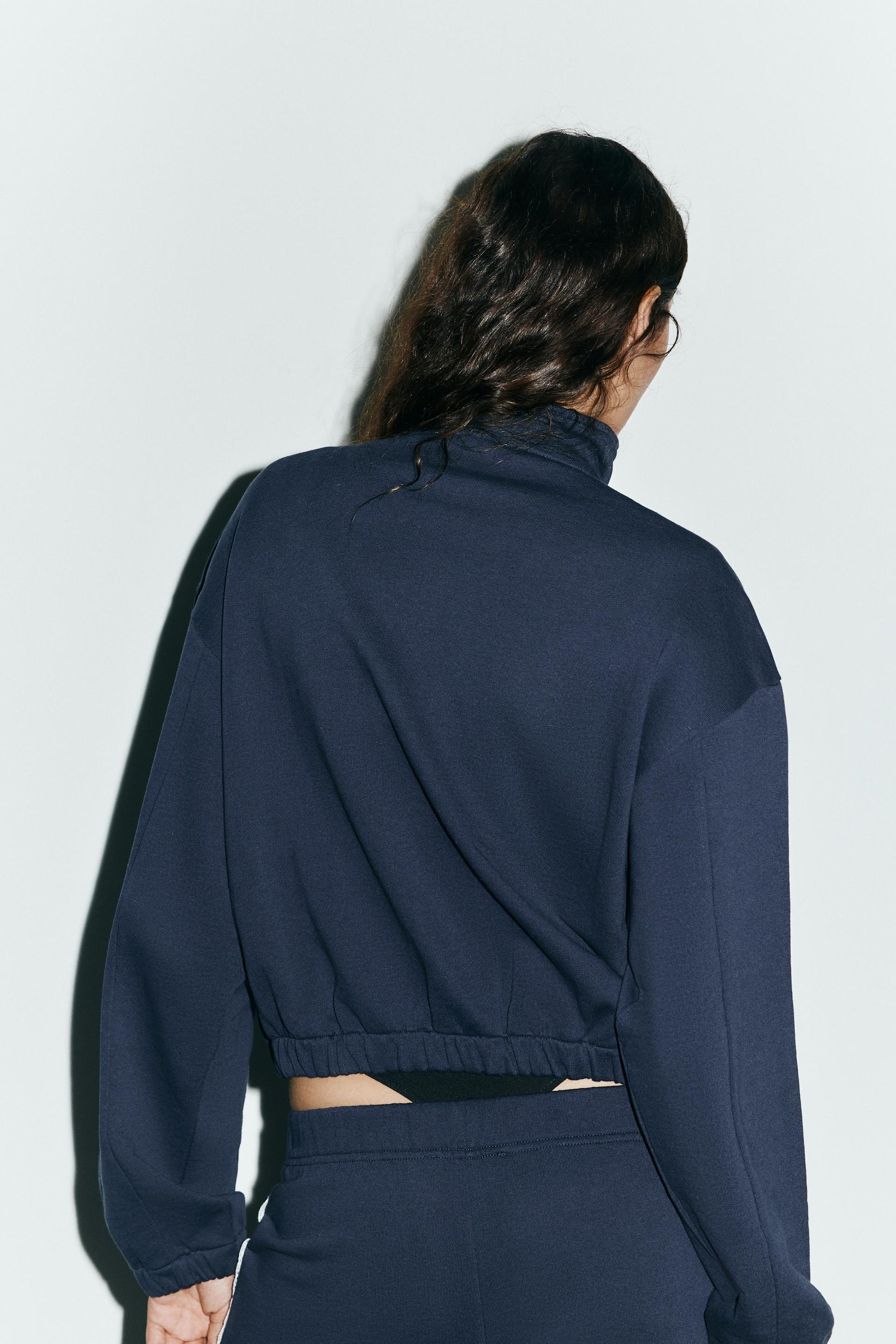 VOLUME SPITZEN-SWEATSHIRT