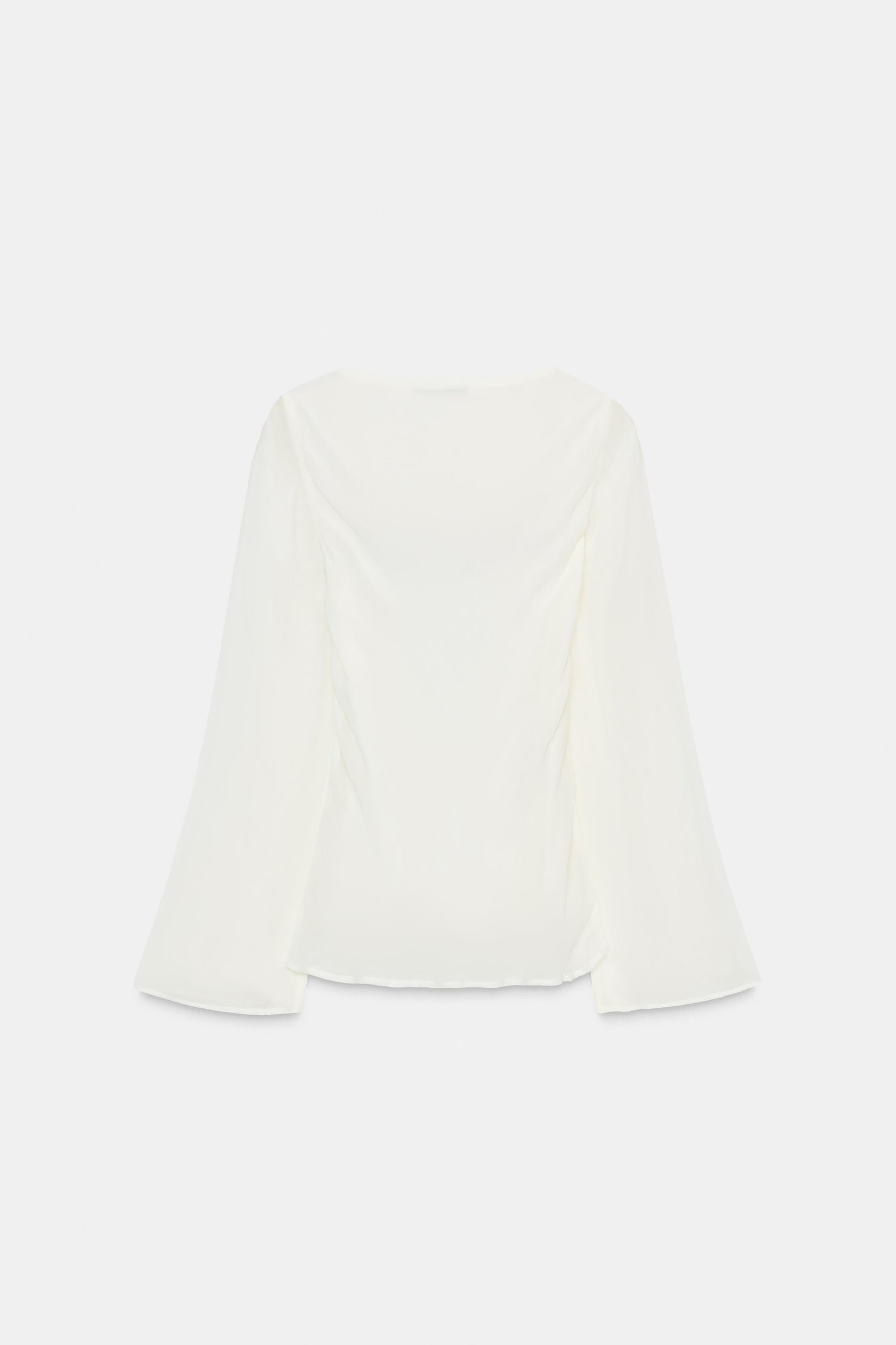 GEORGETTE-SHIRT MIT SPITZENAKZENTEN