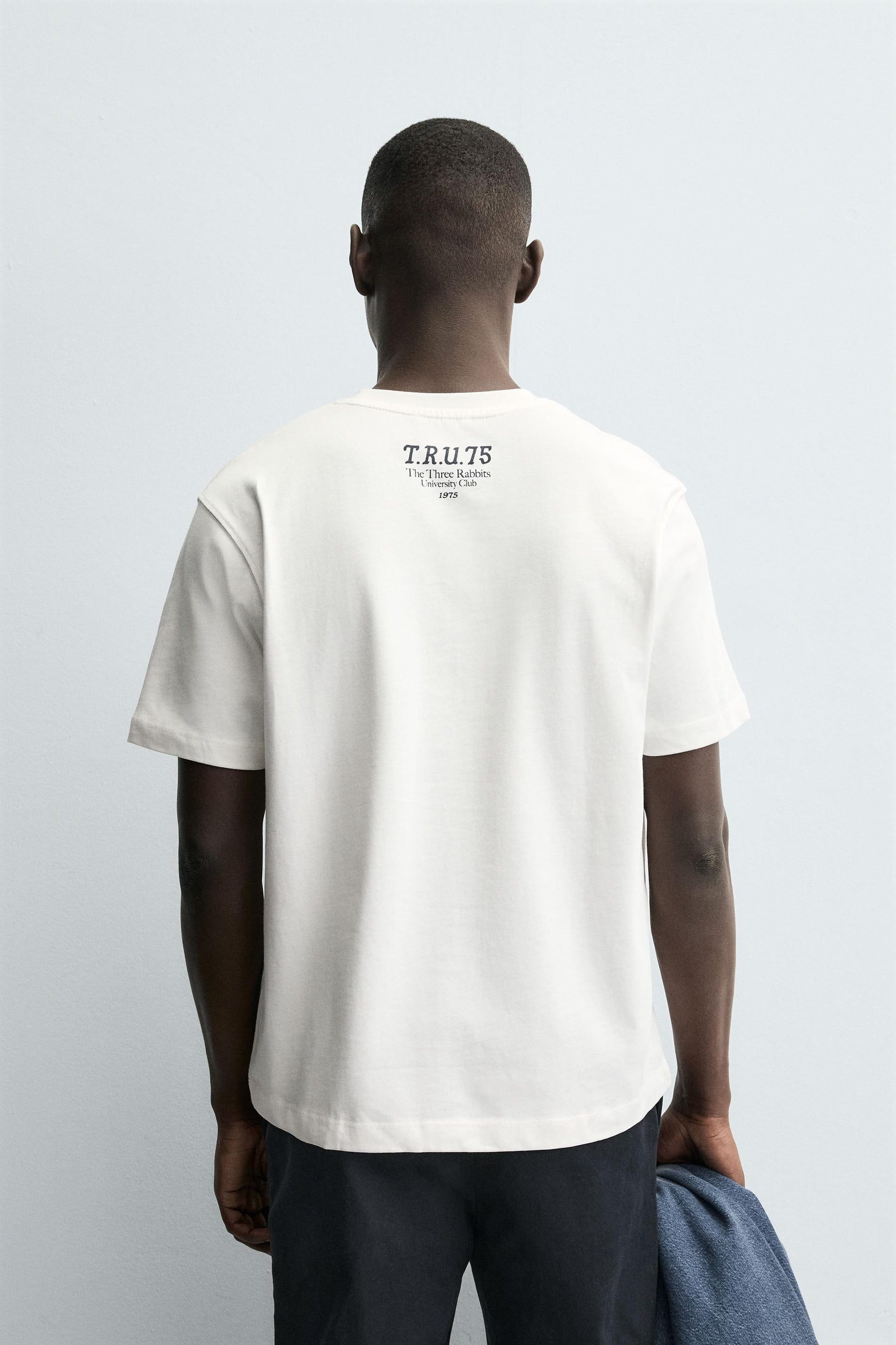 T-SHIRT WITH RABBIT PATCH - Image 3