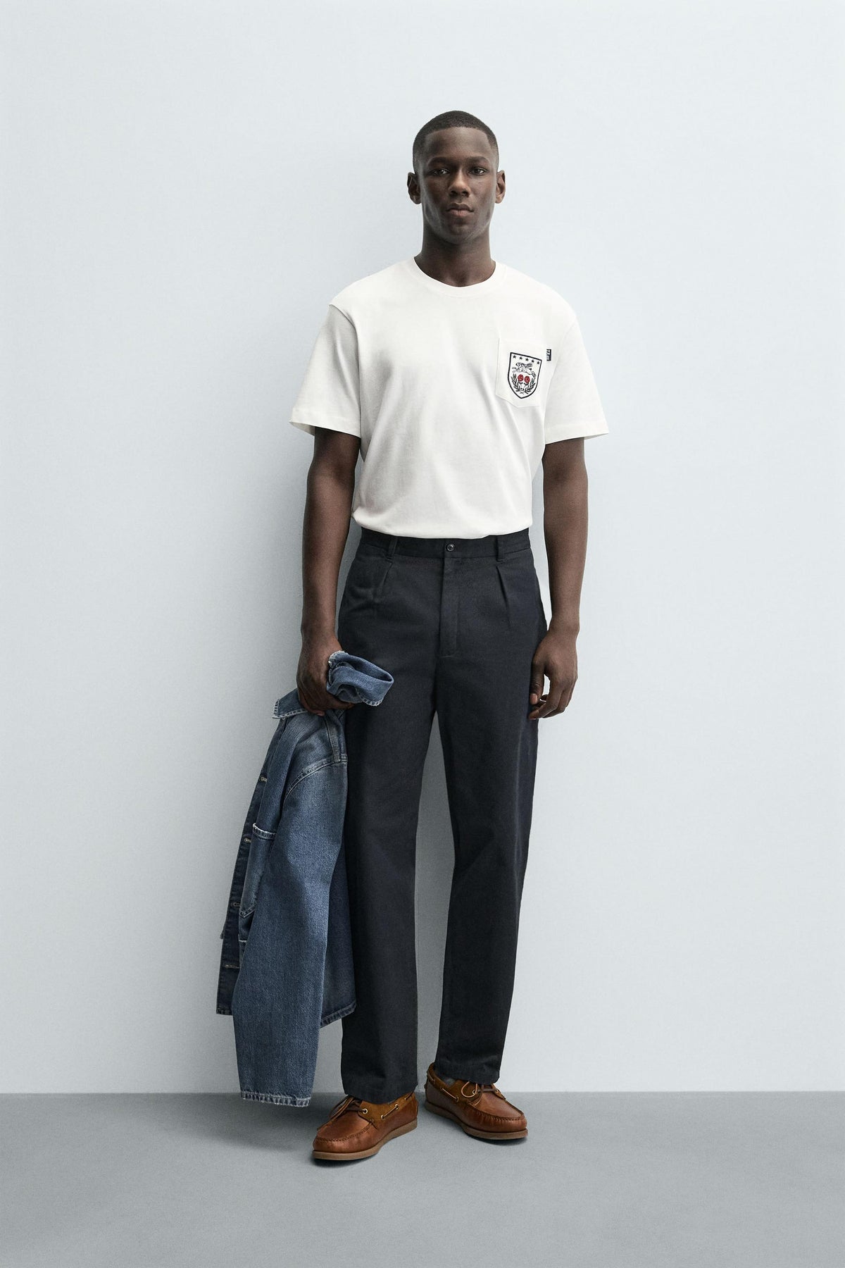 T-SHIRT WITH RABBIT PATCH - Image 1