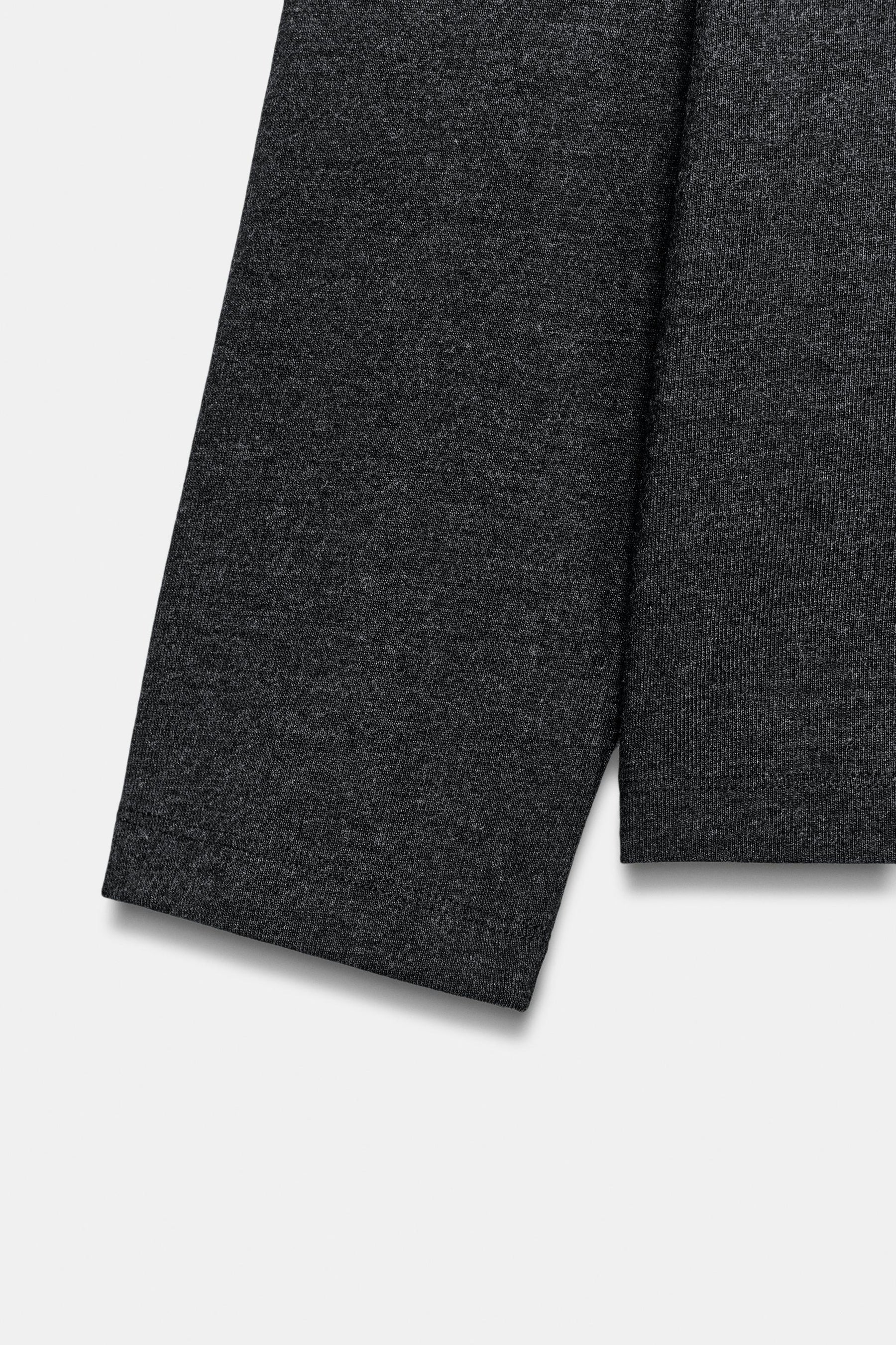 Drapiertes, nach hinten gekämmtes Stoffverdeck