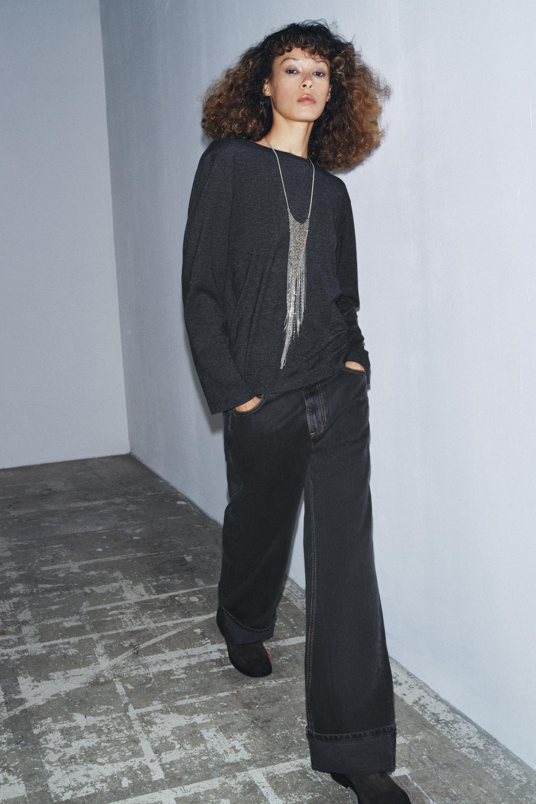 Drapiertes, nach hinten gekämmtes Stoffverdeck