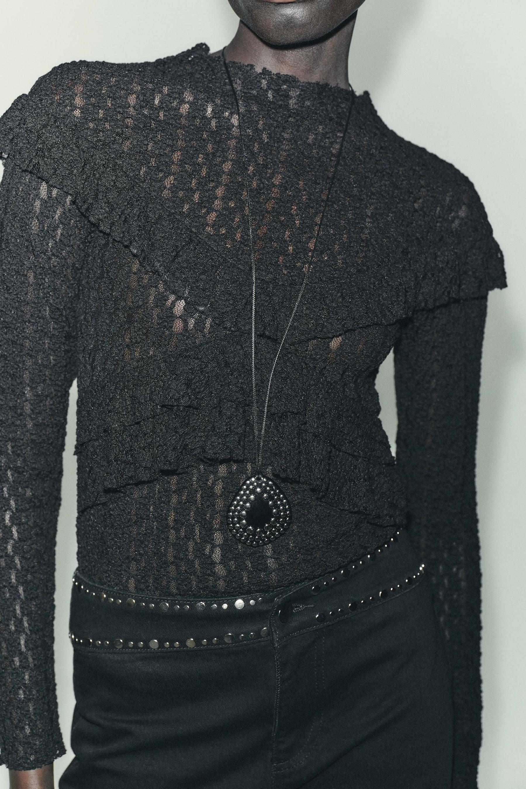 Rüschenoberteil aus Spitze