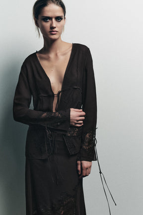 SPITZENHEMD MIT SCHLEIFEN