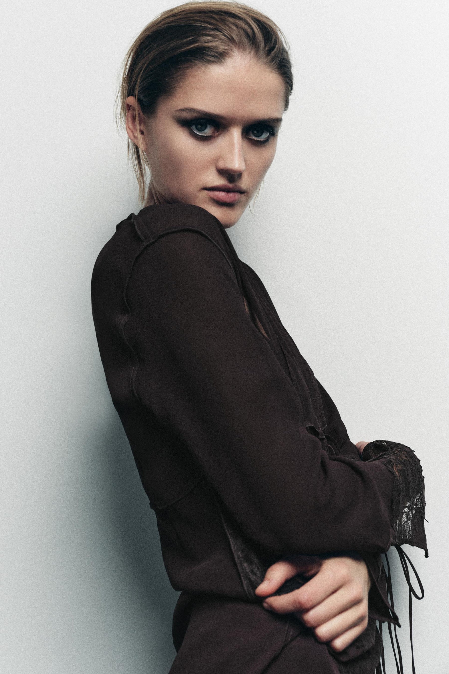 SPITZENHEMD MIT SCHLEIFEN