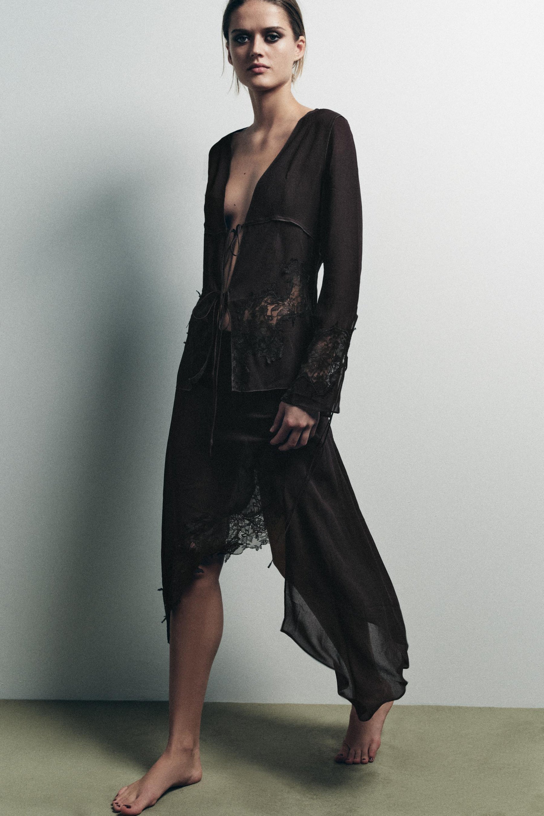 SPITZENHEMD MIT SCHLEIFEN