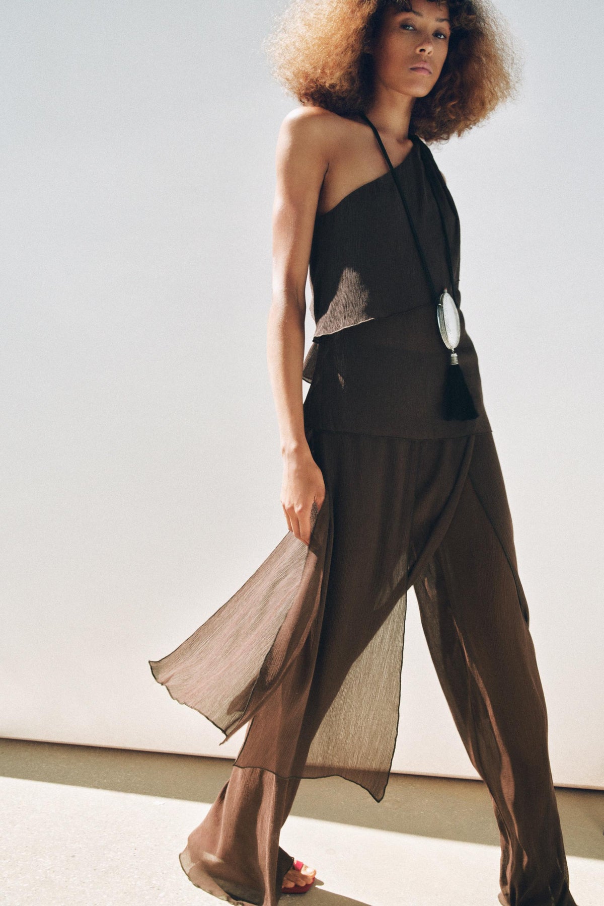 Strukturiertes asymmetrisches Oberteil