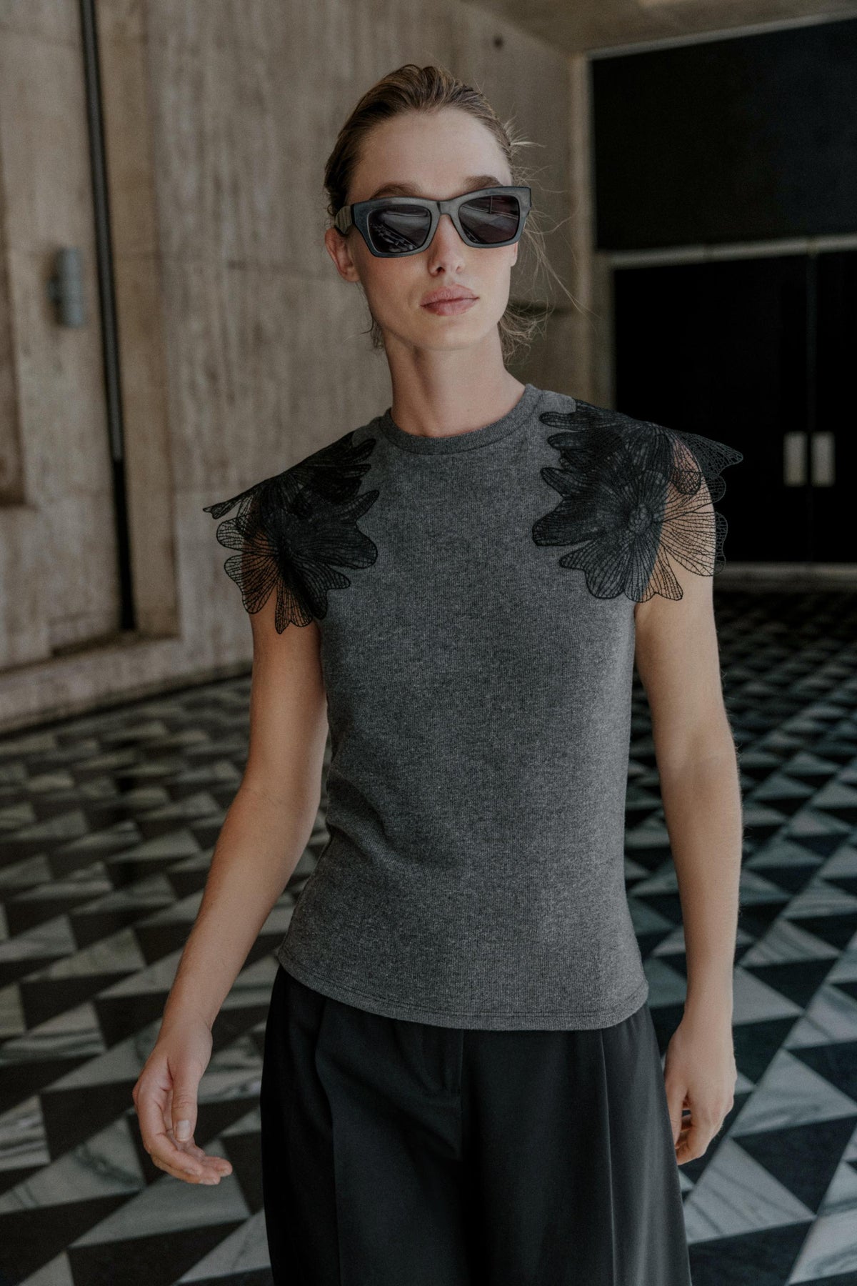 Geripptes Oberteil mit Blumenmuster