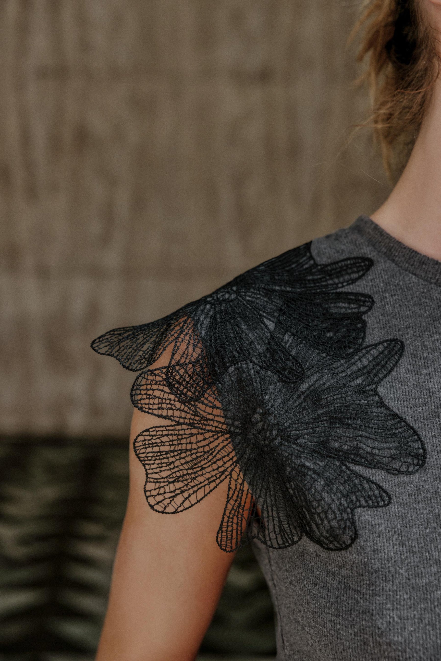 Geripptes Oberteil mit Blumenmuster