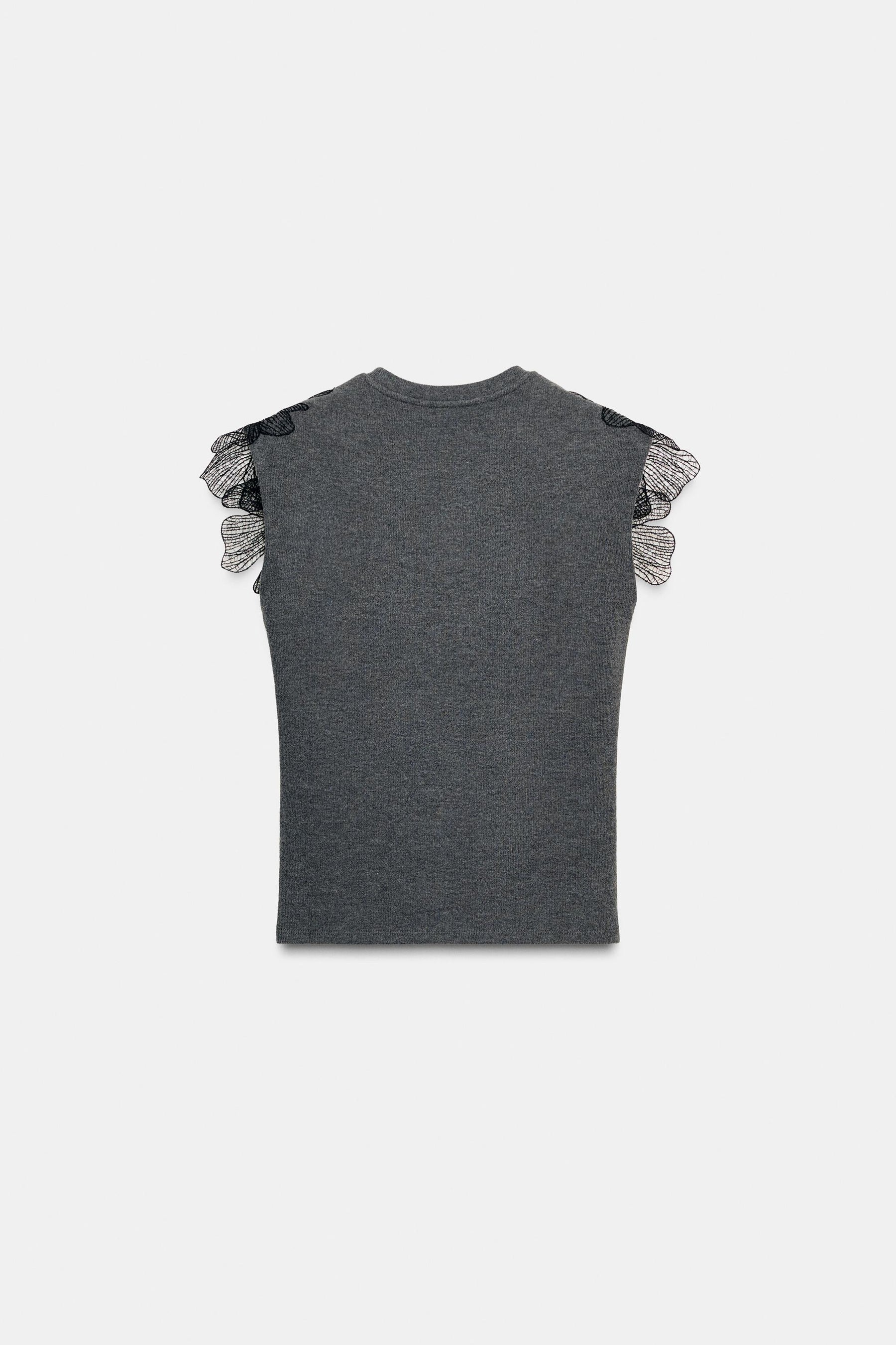 Geripptes Oberteil mit Blumenmuster