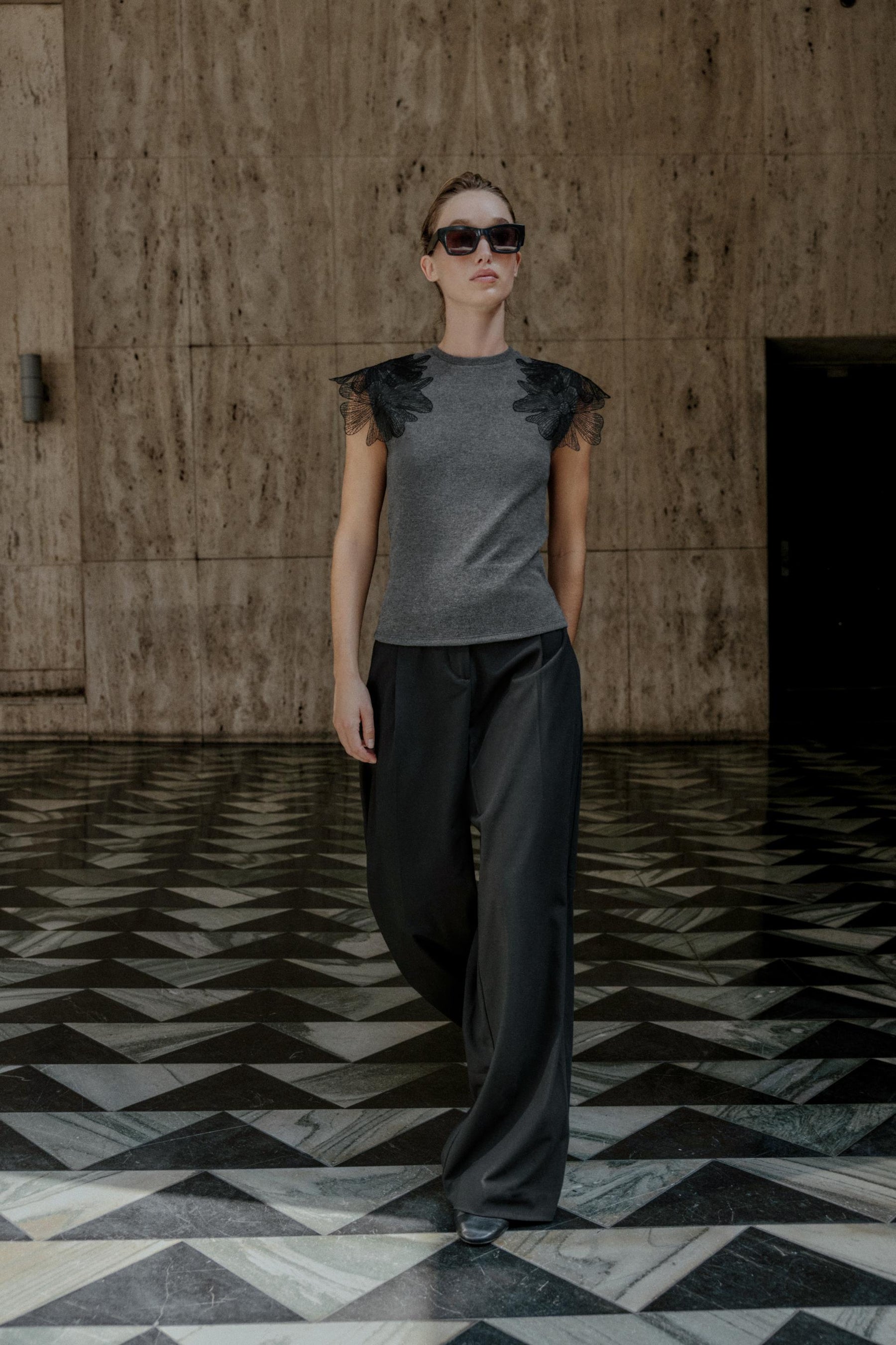 Geripptes Oberteil mit Blumenmuster