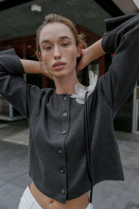 Gerippte Strickjacke mit Blumenmuster