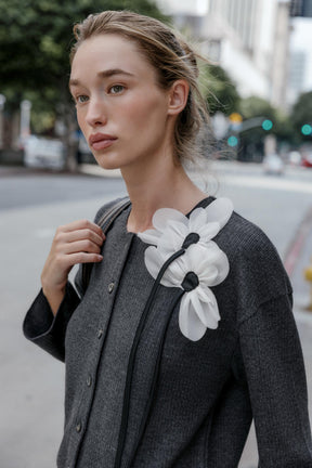 Gerippte Strickjacke mit Blumenmuster