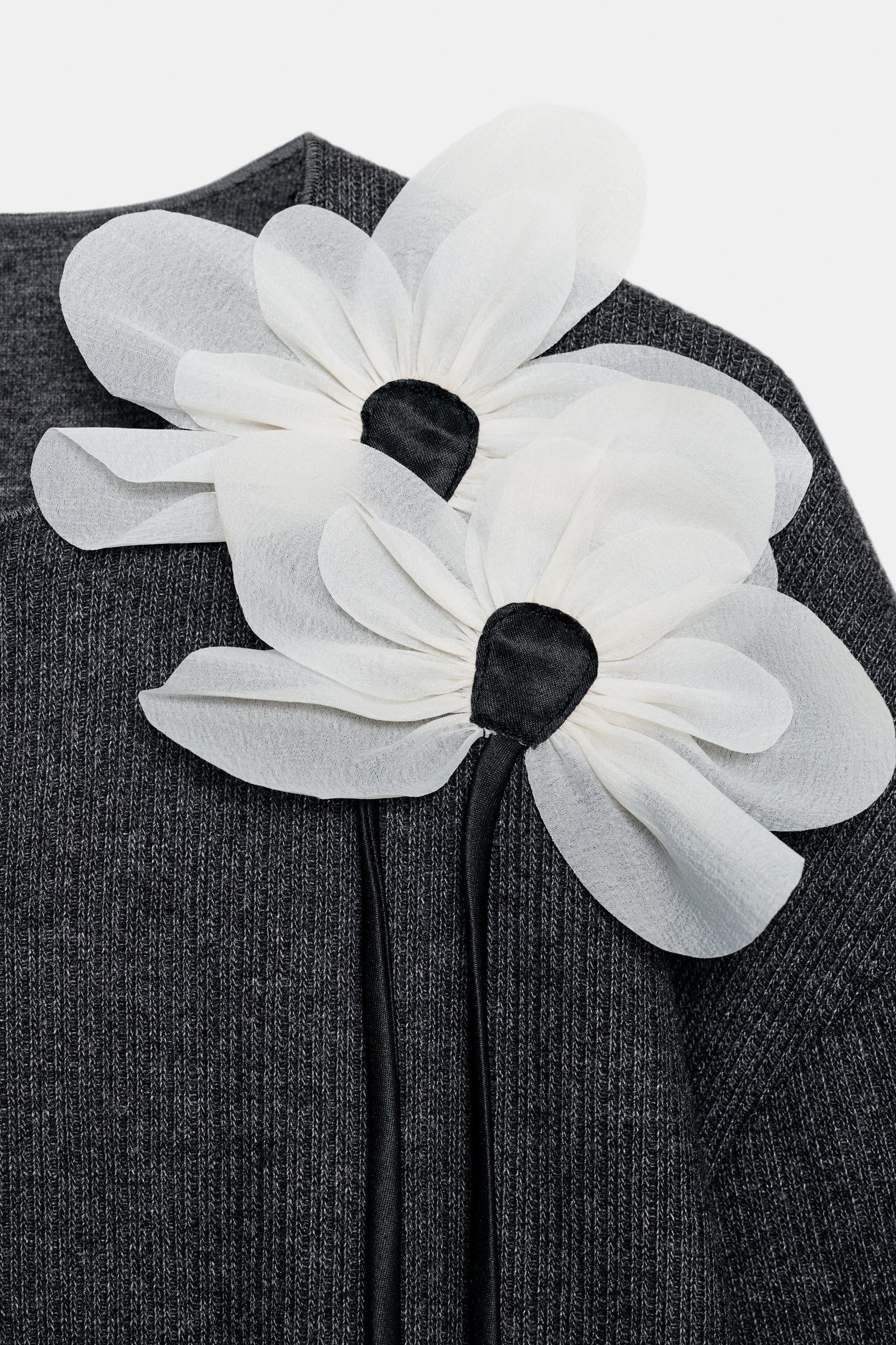 Gerippte Strickjacke mit Blumenmuster